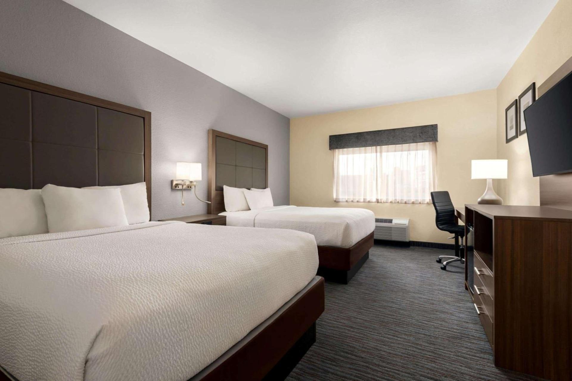 Best Western Plus Paper Valley Hotel photo 25