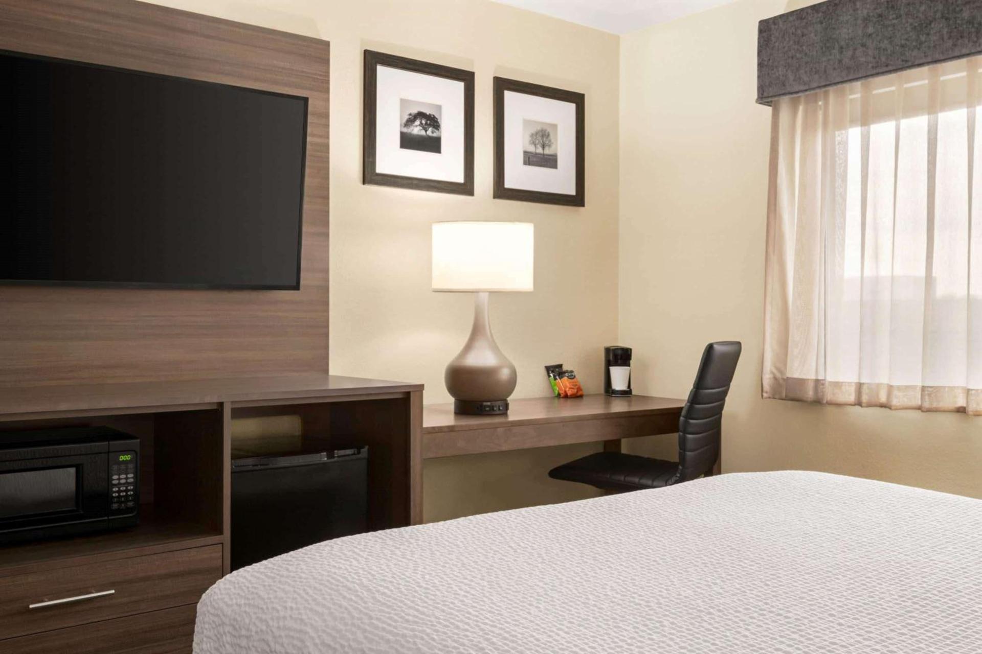 Best Western Plus Paper Valley Hotel photo 20