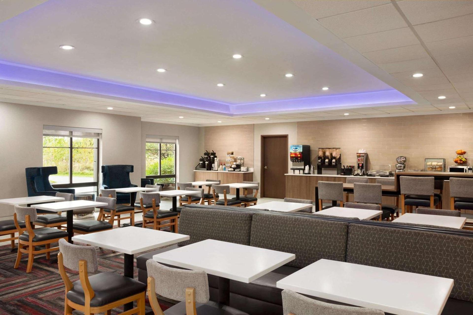 La Quinta by Wyndham Lackawanna photo 8