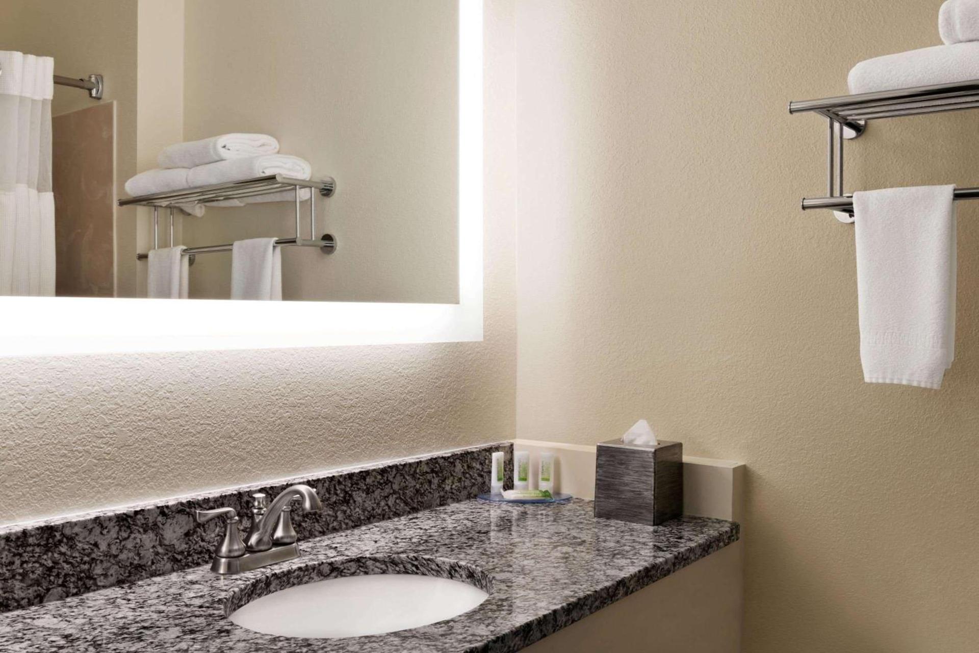 Best Western Plus Paper Valley Hotel photo 21