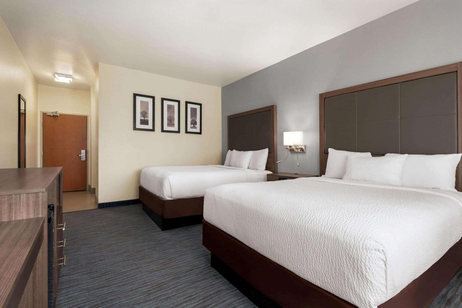 Best Western Plus Paper Valley Hotel photo 32