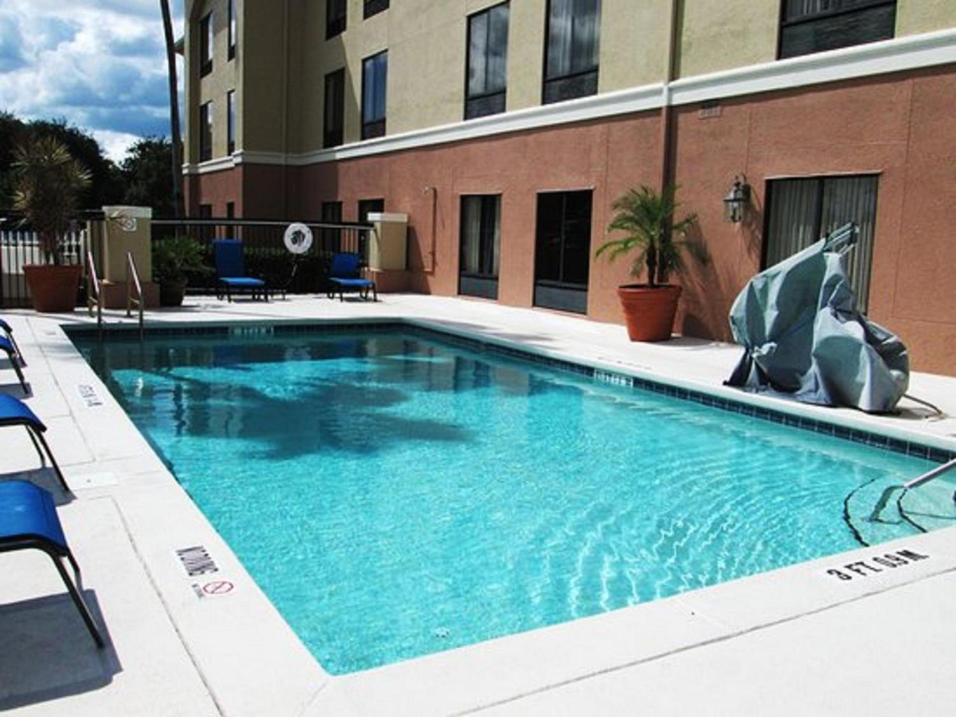 Holiday Inn Express & Suites Quincy I-10 by IHG photo 7