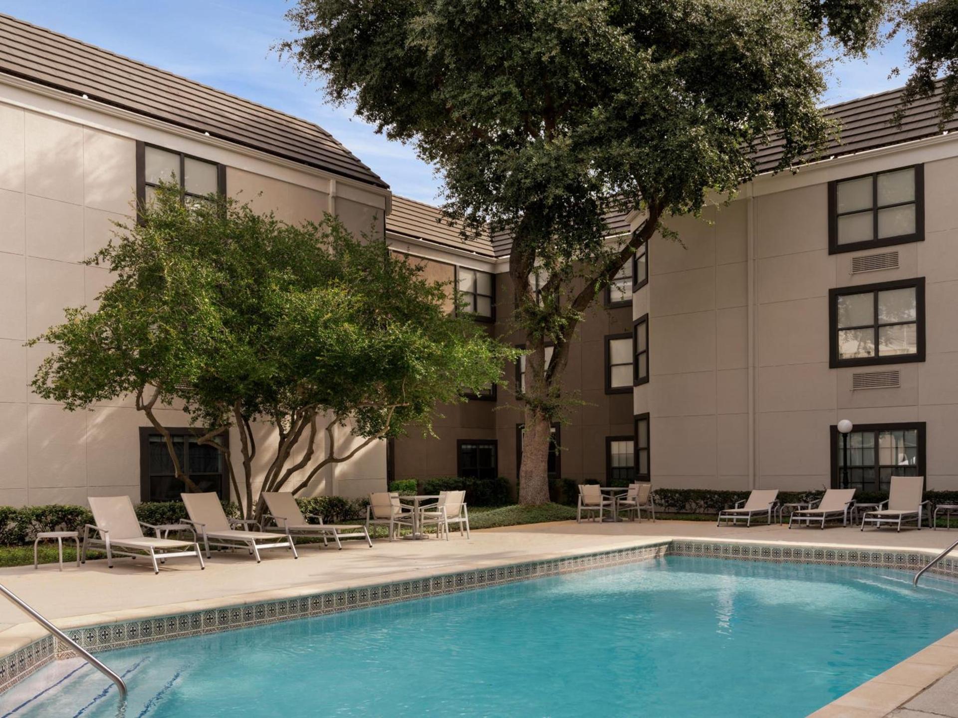 Holiday Inn Express Hotel & Suites Irving DFW Airport North by IHG photo 6