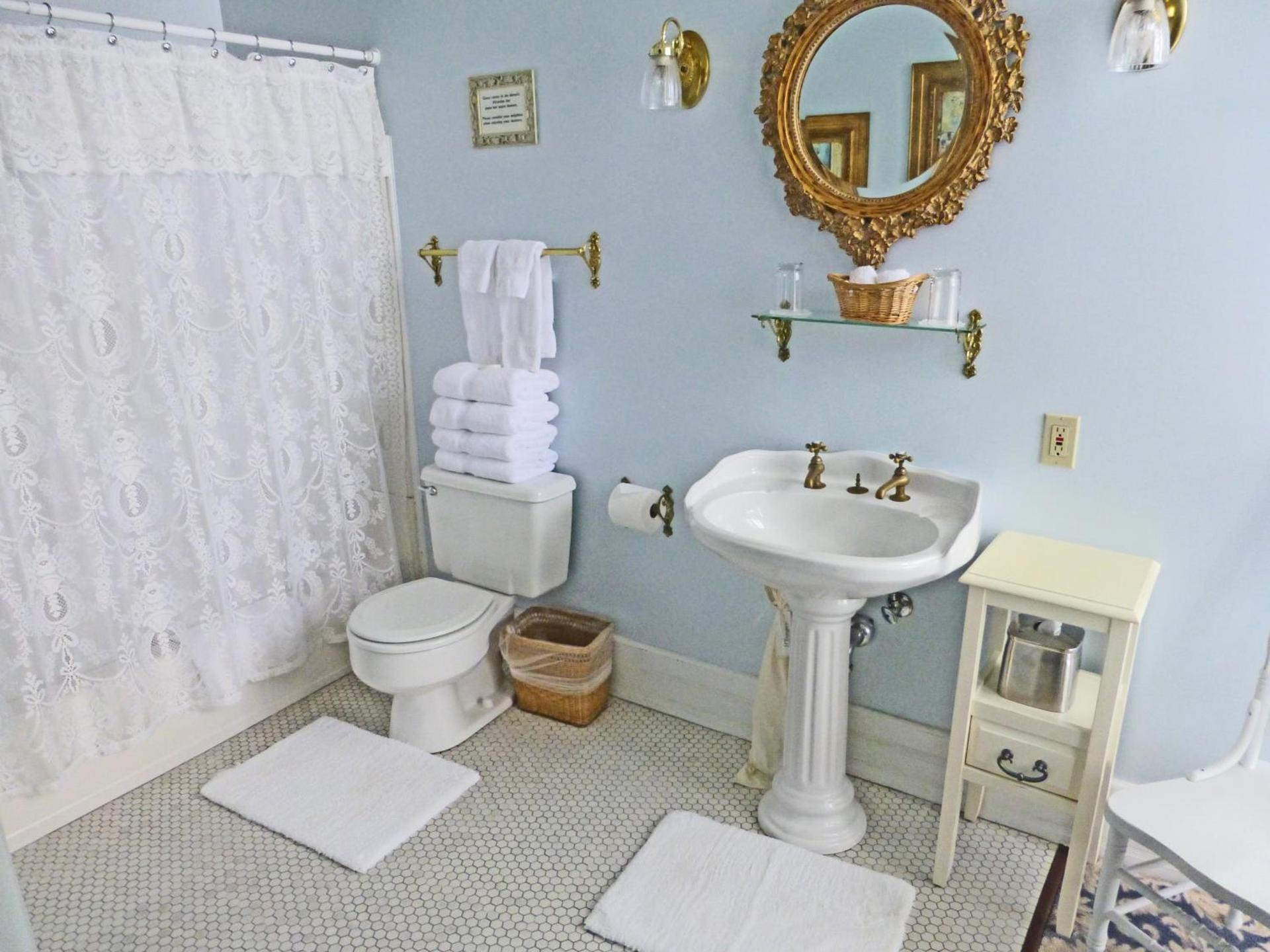 Victorian Inn photo 23