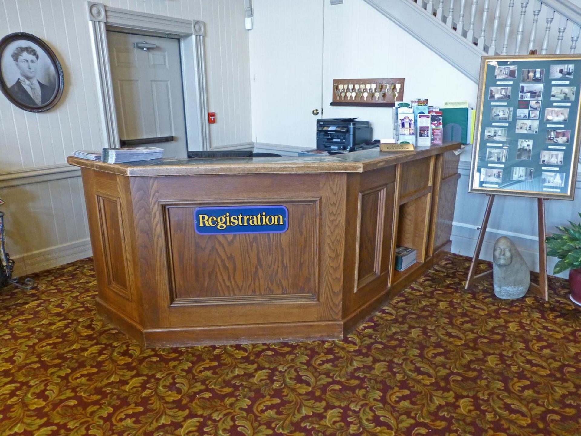 Victorian Inn photo 44