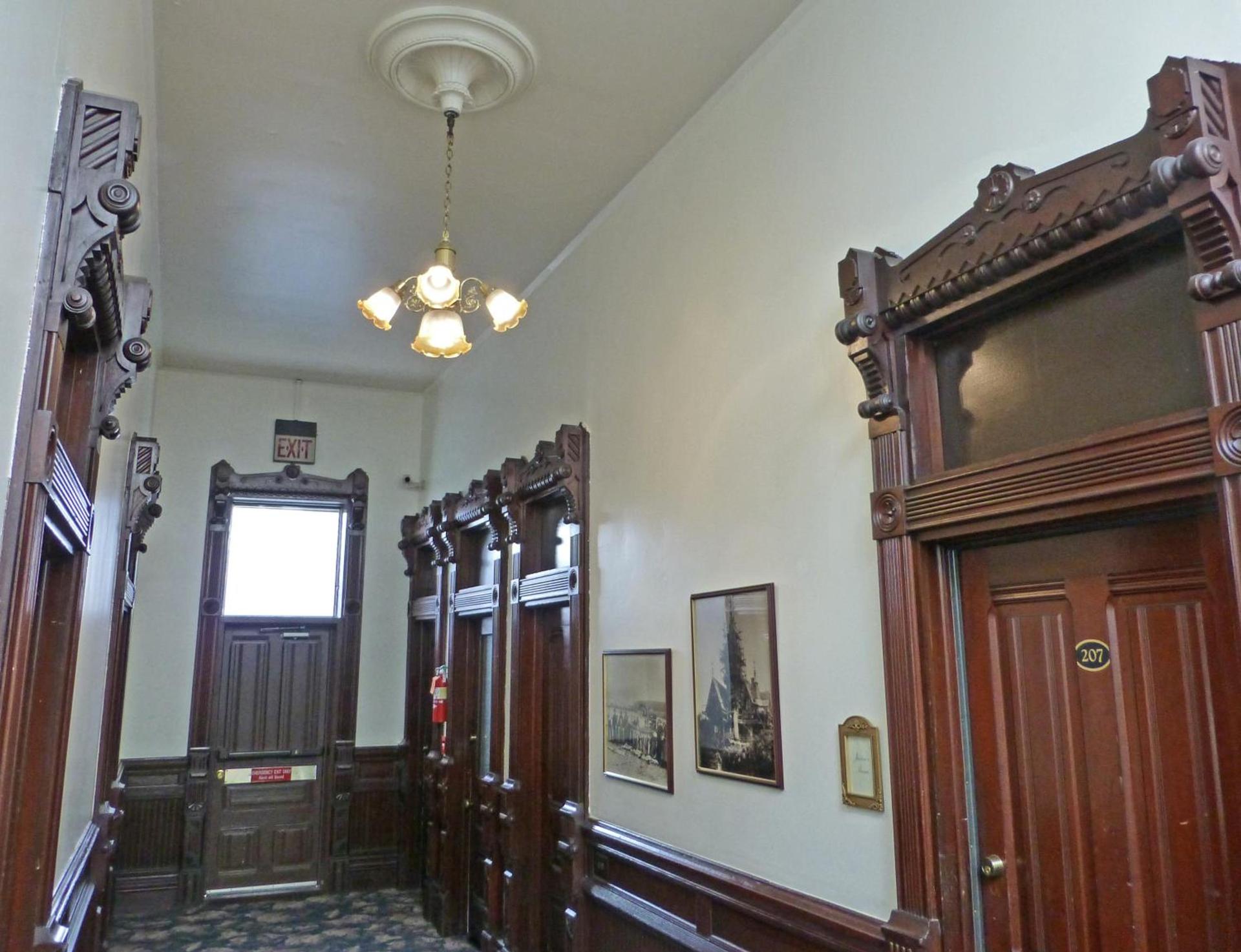 Victorian Inn photo 43
