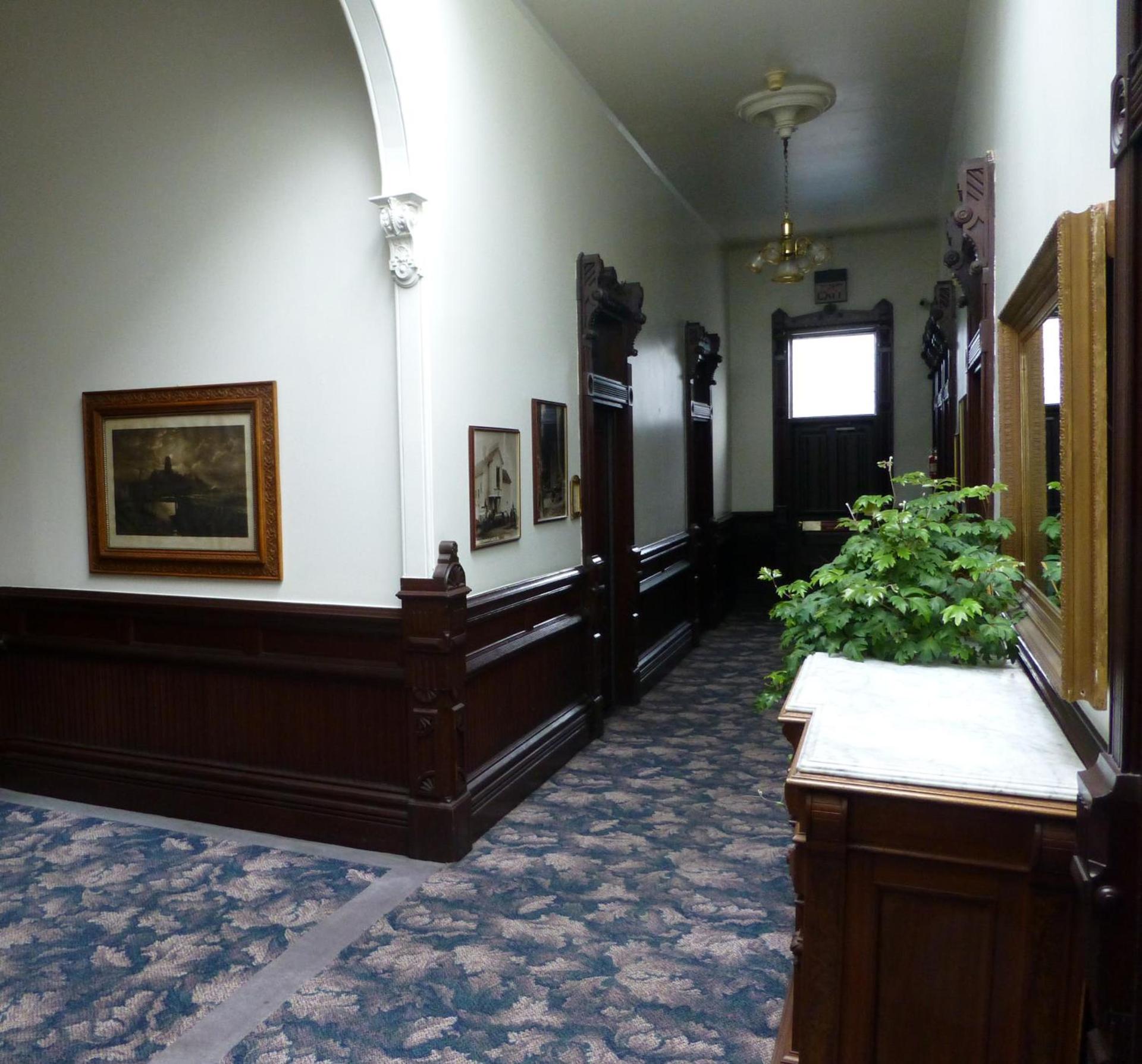 Victorian Inn photo 42