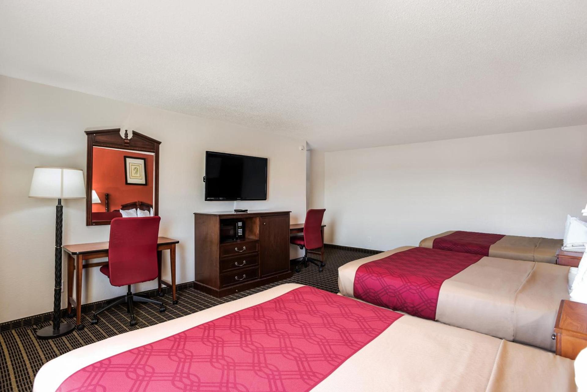 Rodeway Inn Cedar Rapids Westdale photo 26