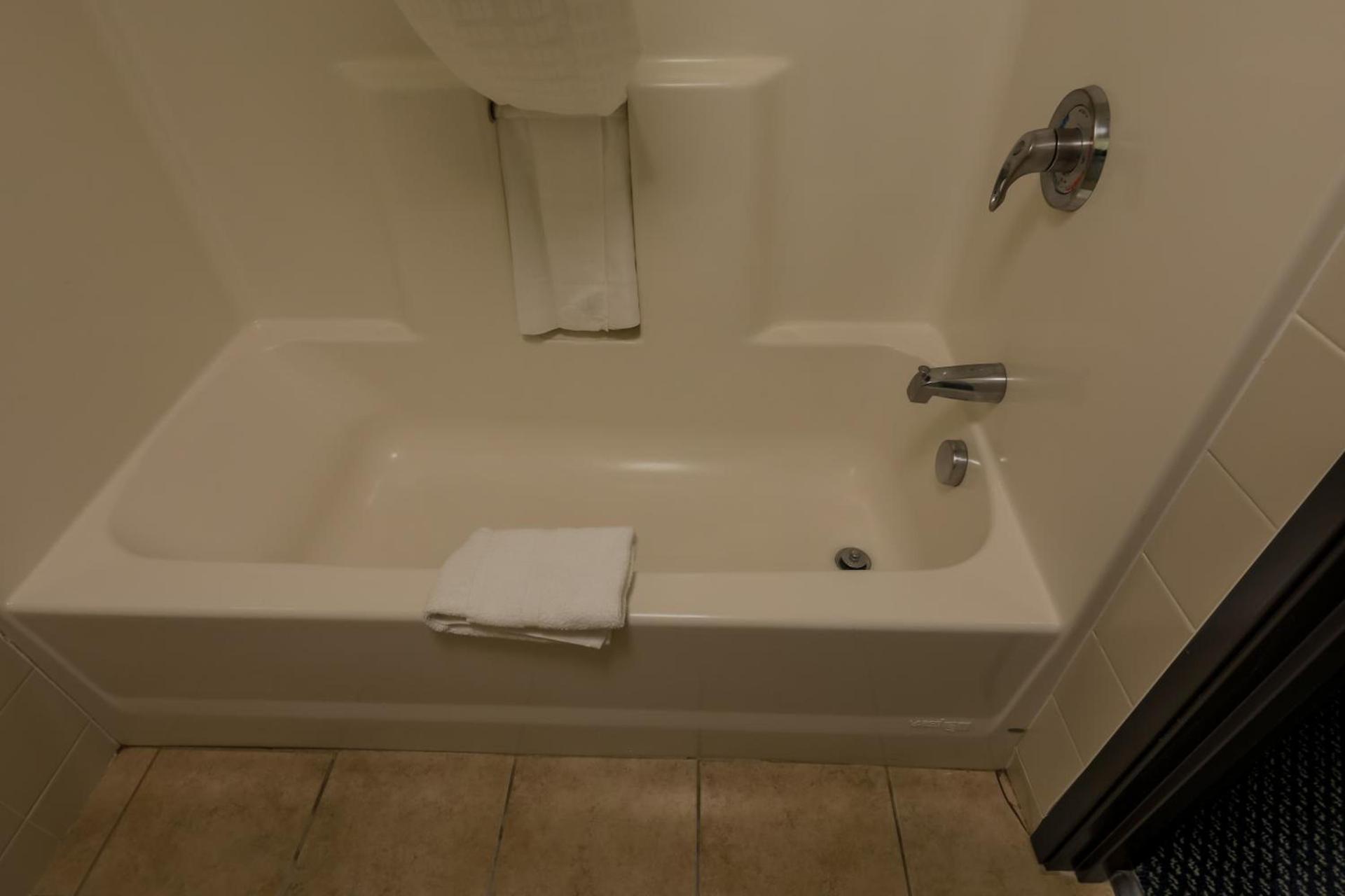 AmericInn by Wyndham Lincoln South photo 41
