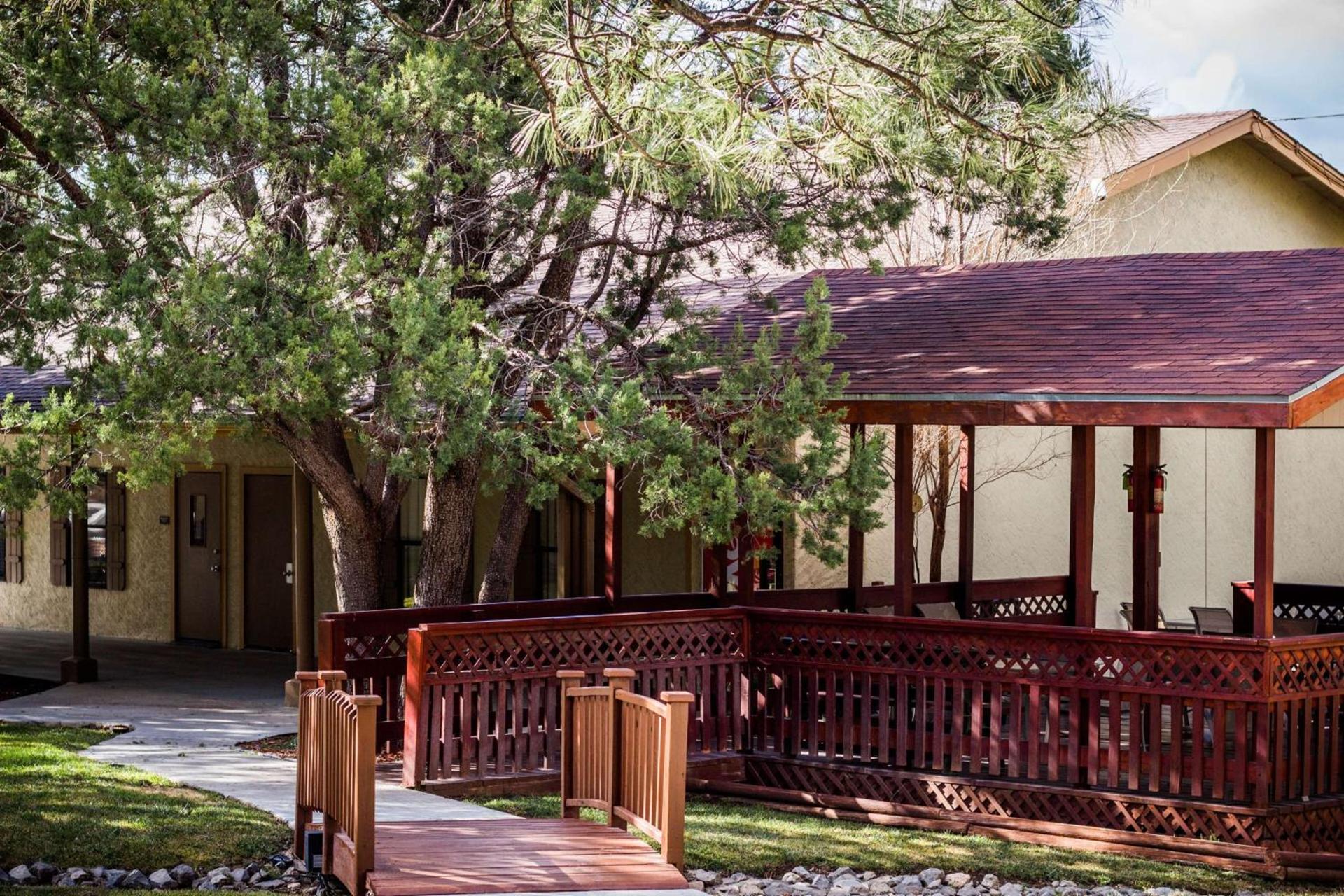 Best Western Pine Springs Inn photo 19