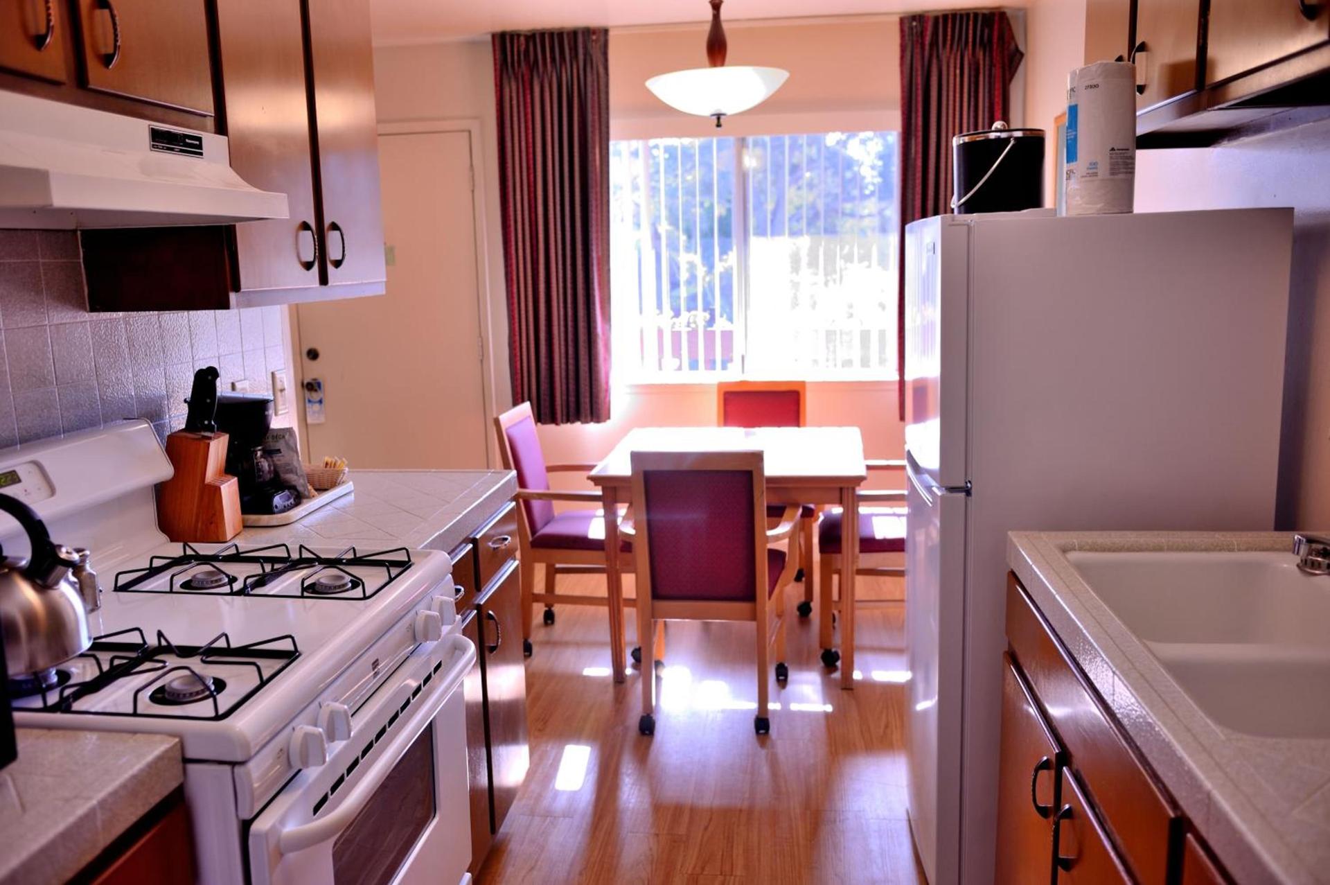 Pacific Gardens Inn photo 48