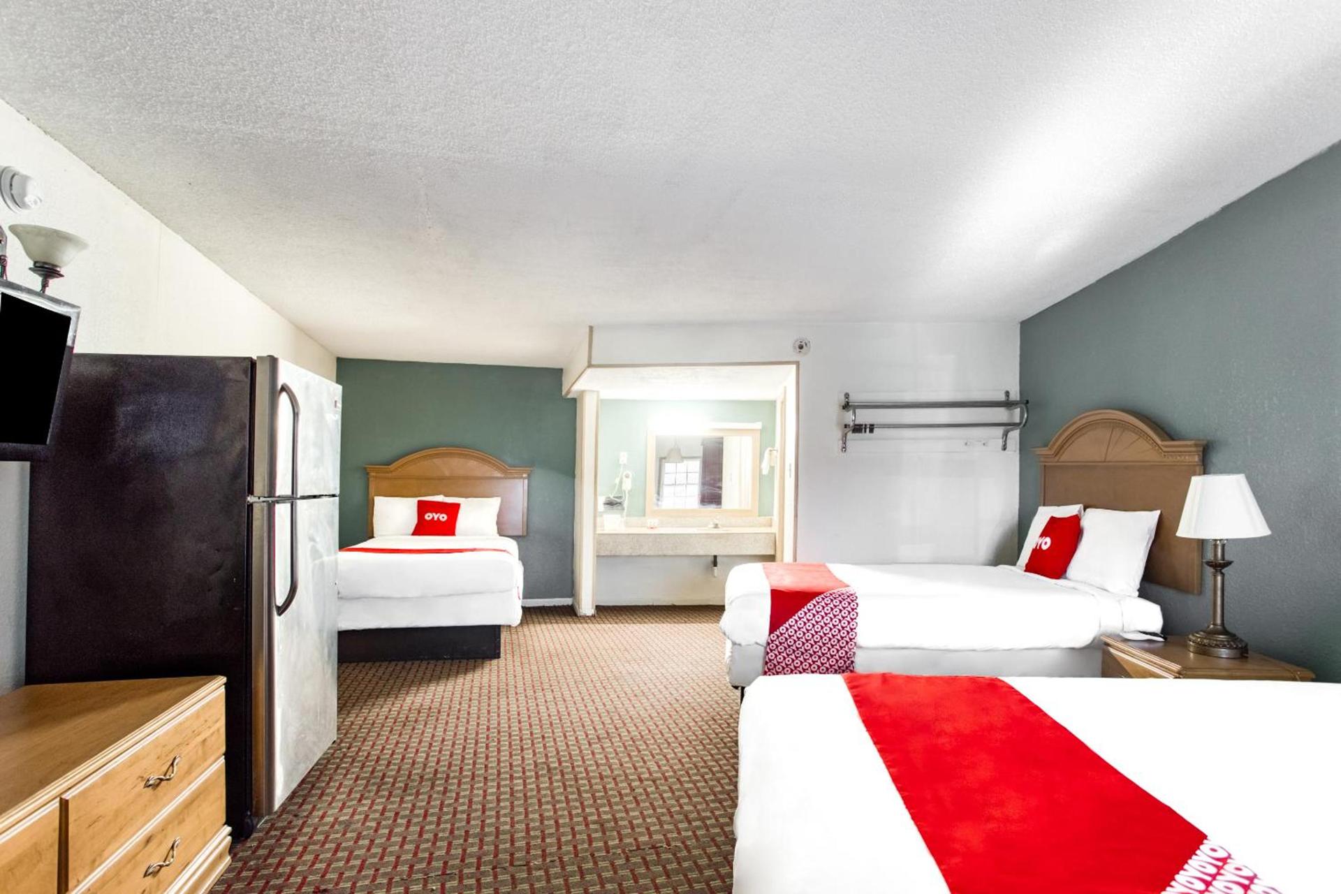 OYO Hotel Bald Knob near Searcy AR photo 4