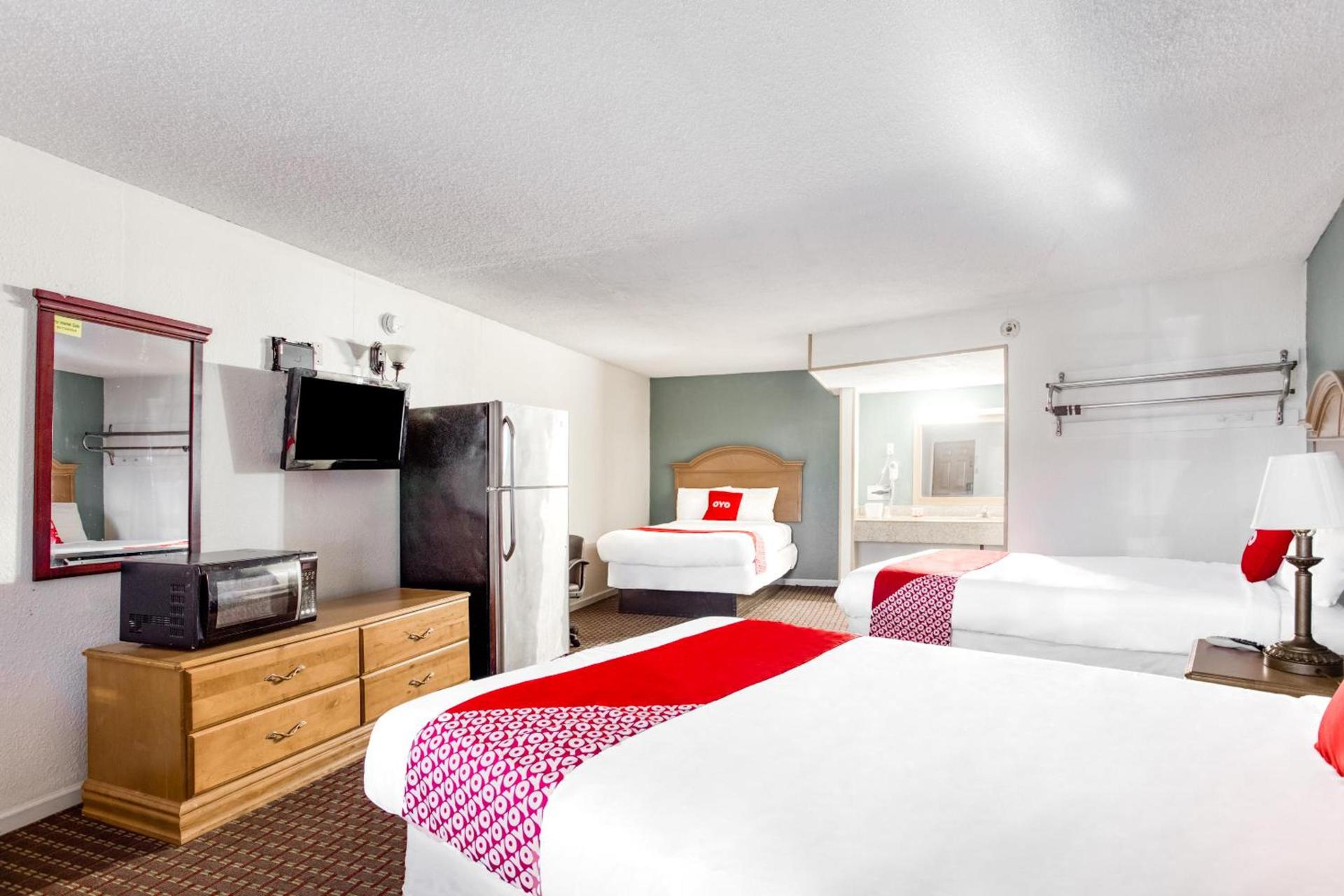 OYO Hotel Bald Knob near Searcy AR photo 8