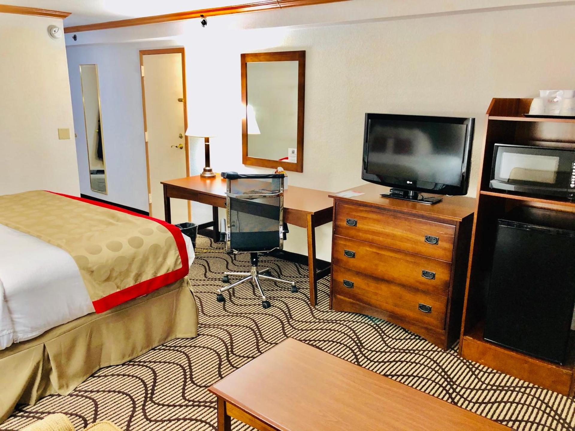 Ramada by Wyndham Birmingham Airport photo 11
