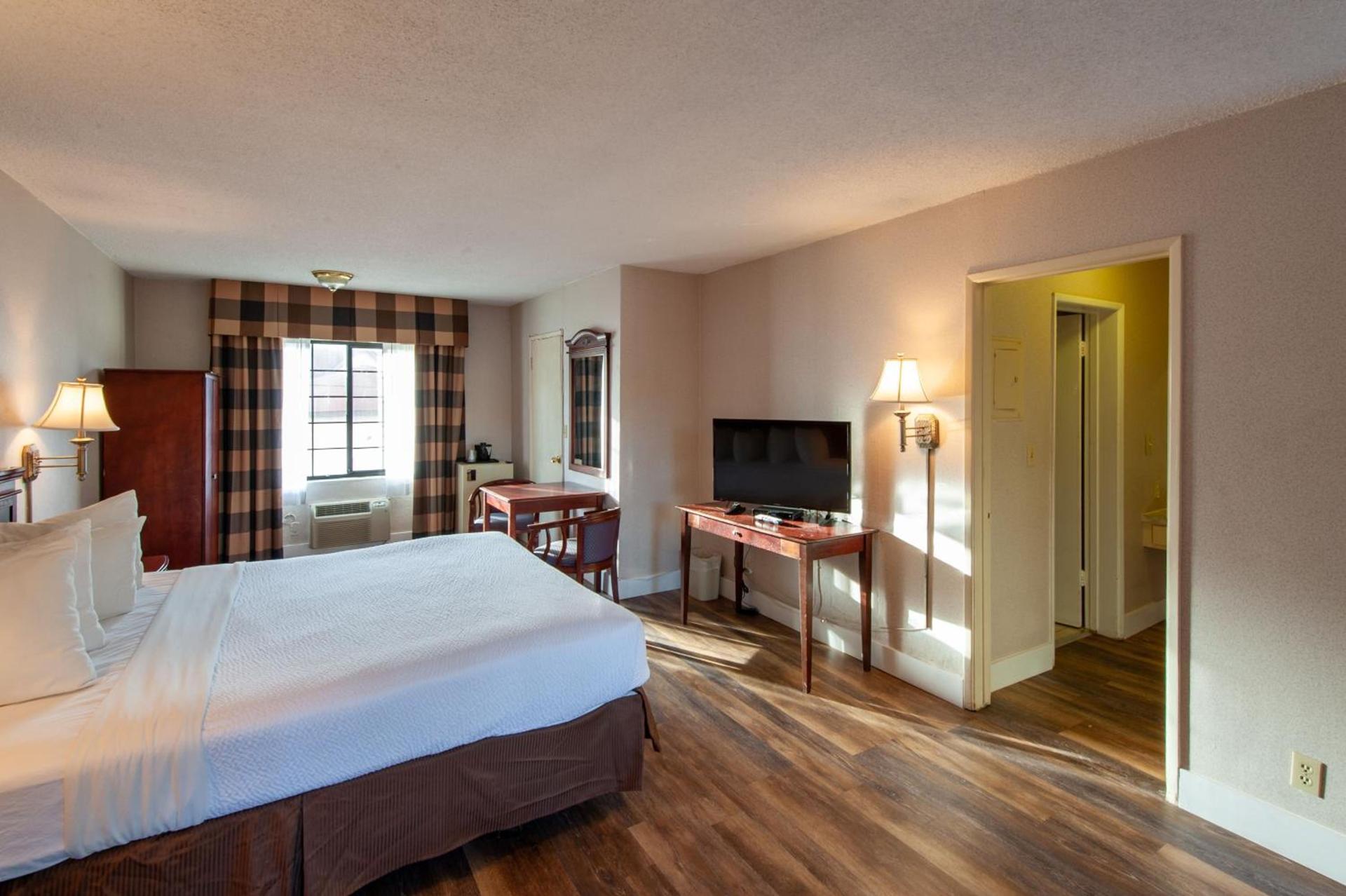 Studio City Court Yard Hotel photo 49