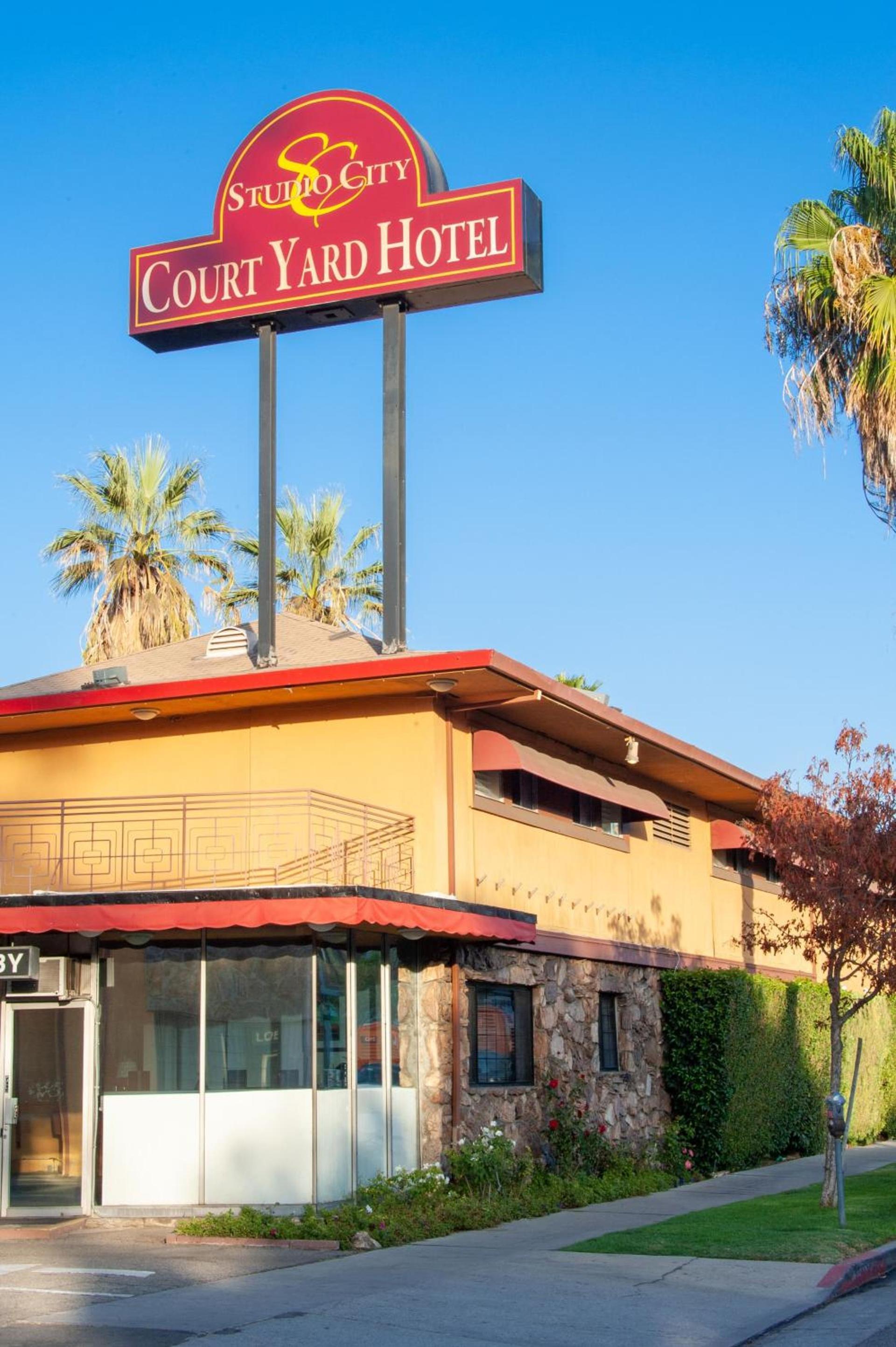 Studio City Court Yard Hotel photo 6