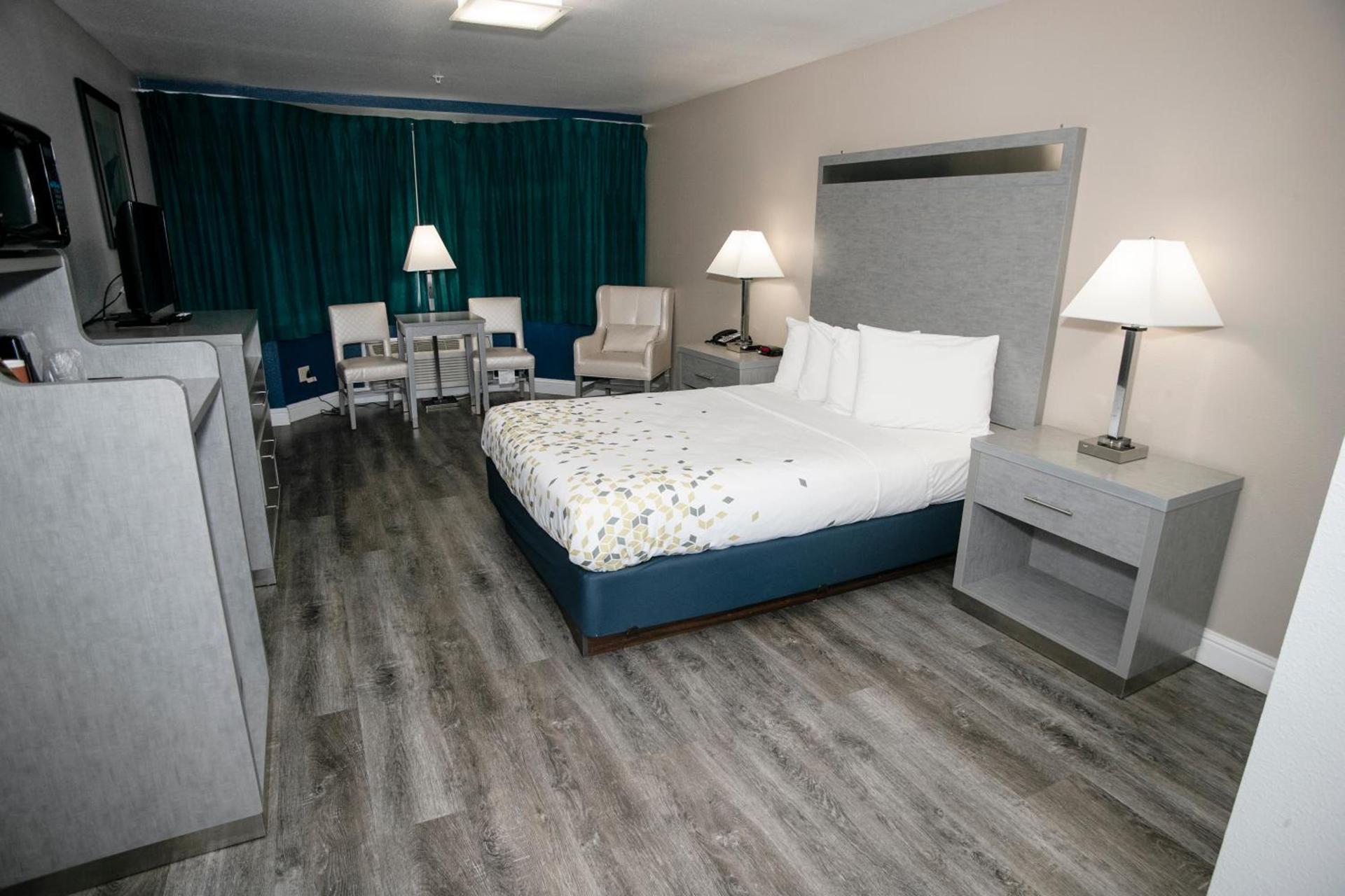 Anchor Beach Inn photo 16