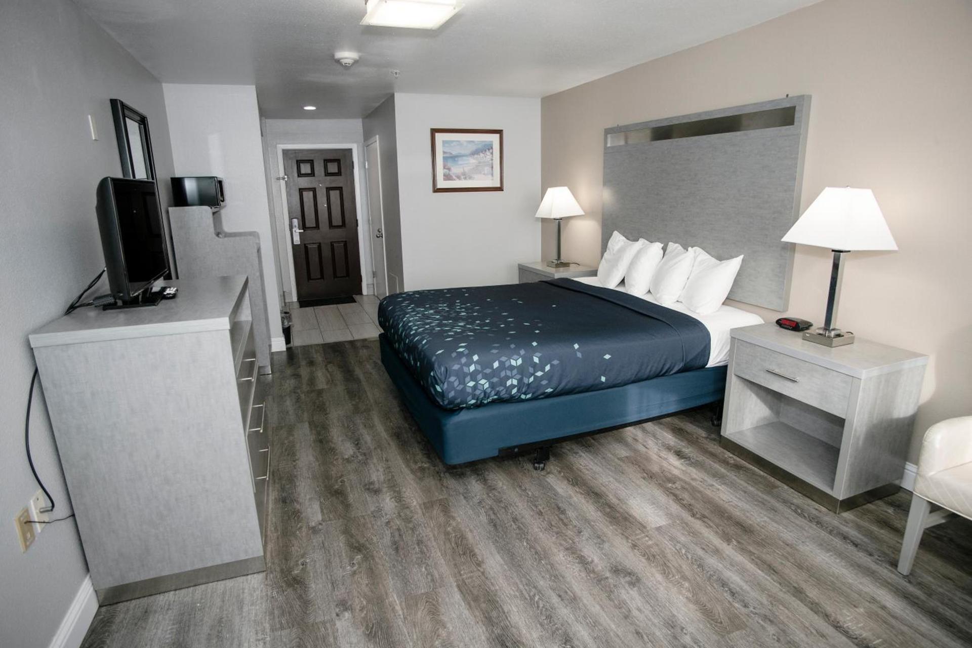 Anchor Beach Inn photo 13