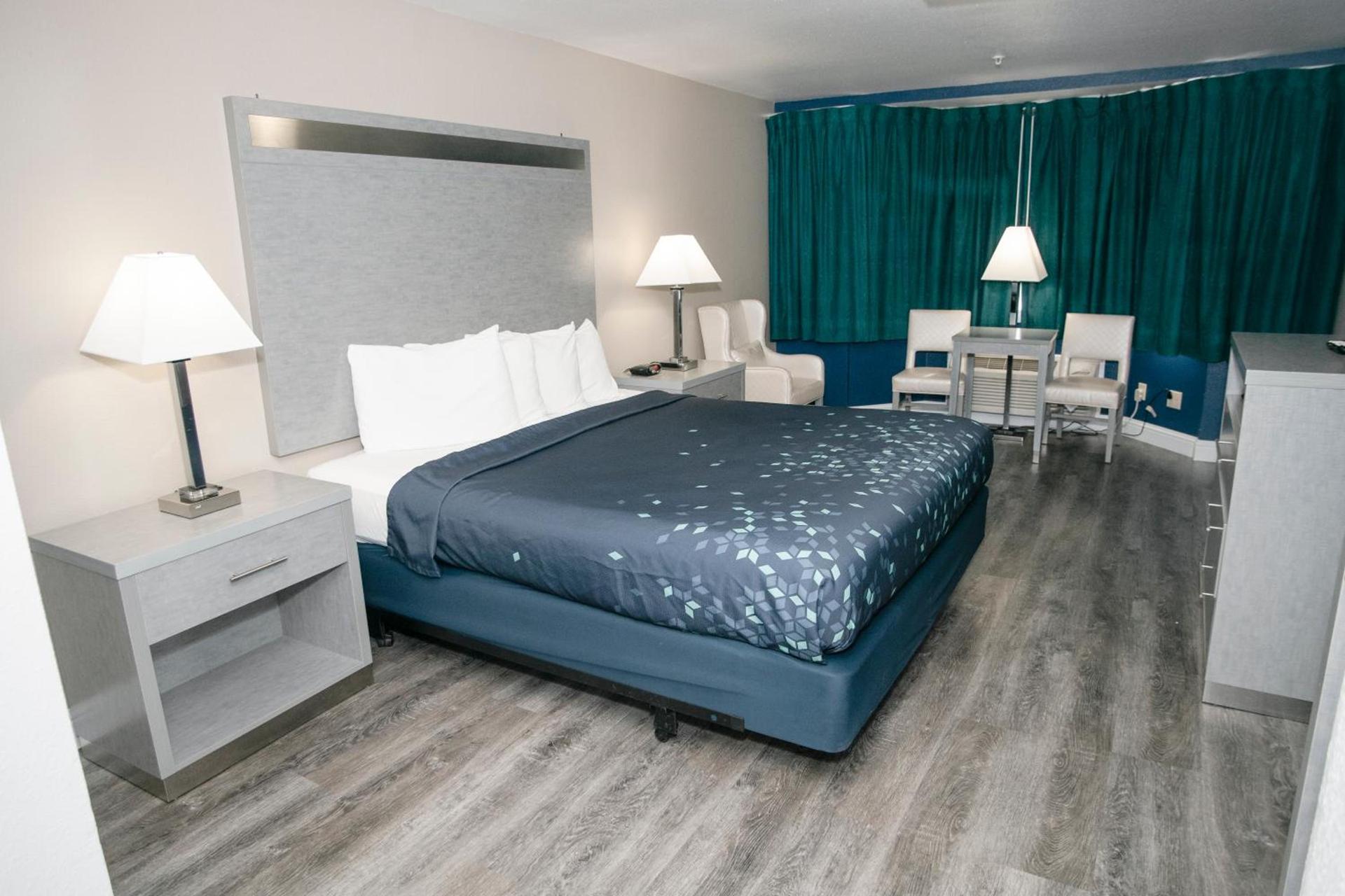 Anchor Beach Inn photo 12