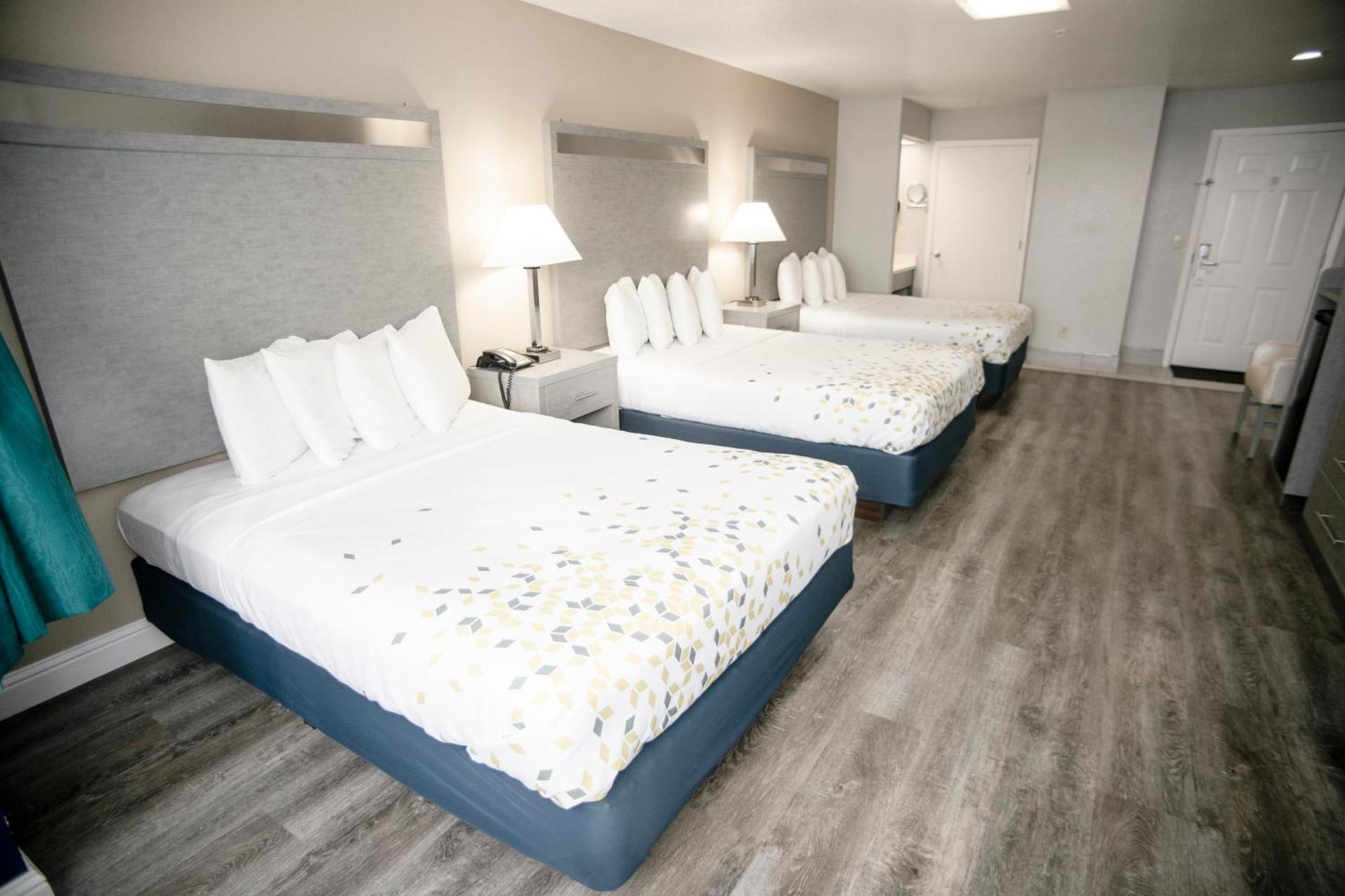 Anchor Beach Inn photo 51