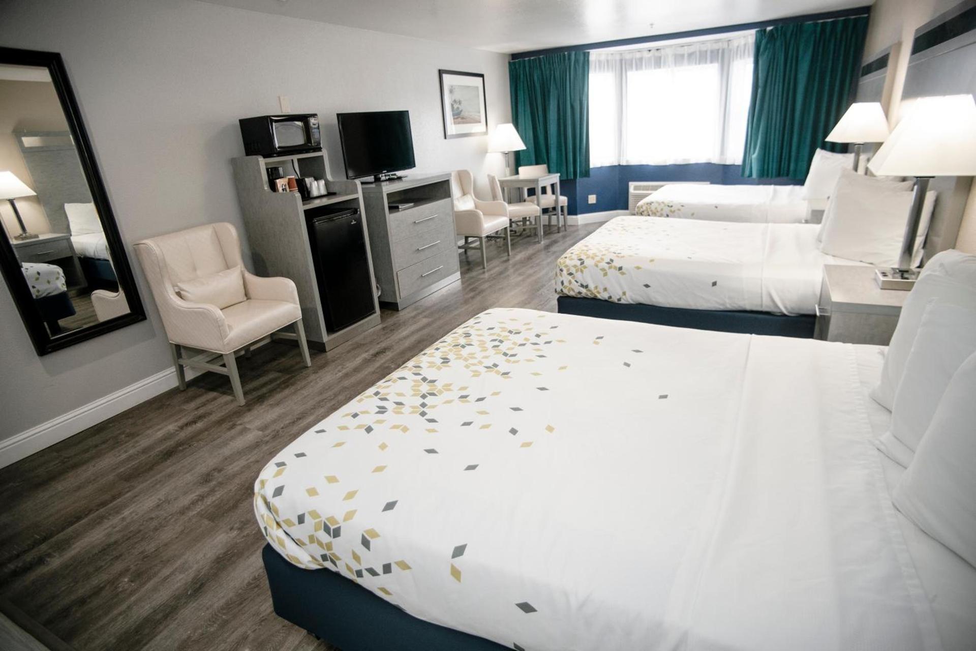 Anchor Beach Inn photo 3