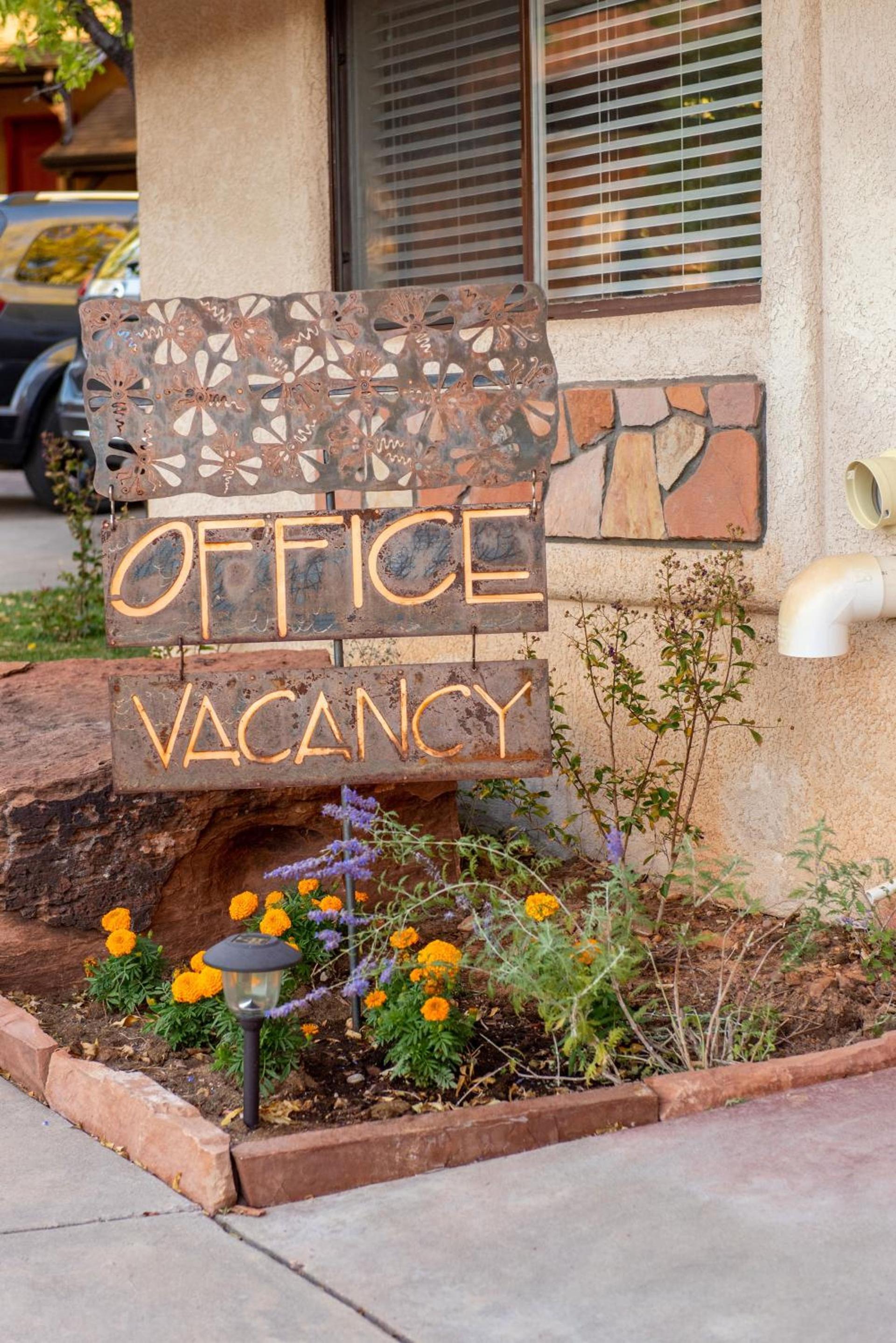 Red Rock Inn Cottages photo 63