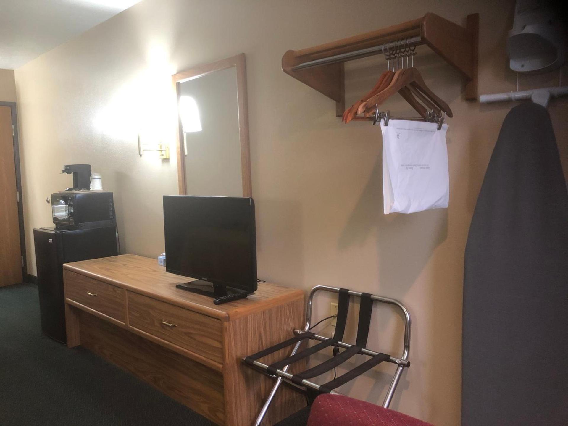 Americas Best Value Inn Onawa photo 14