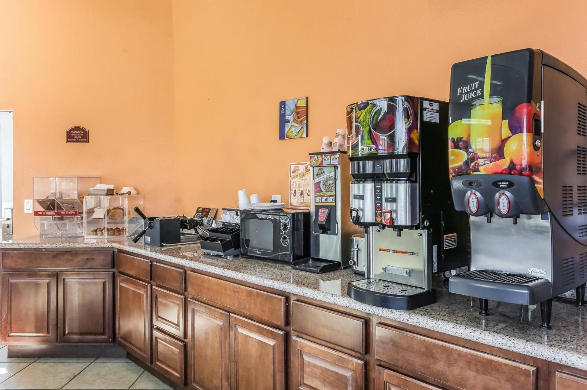 Americas Best Value Inn and Suites El Centro photo 28