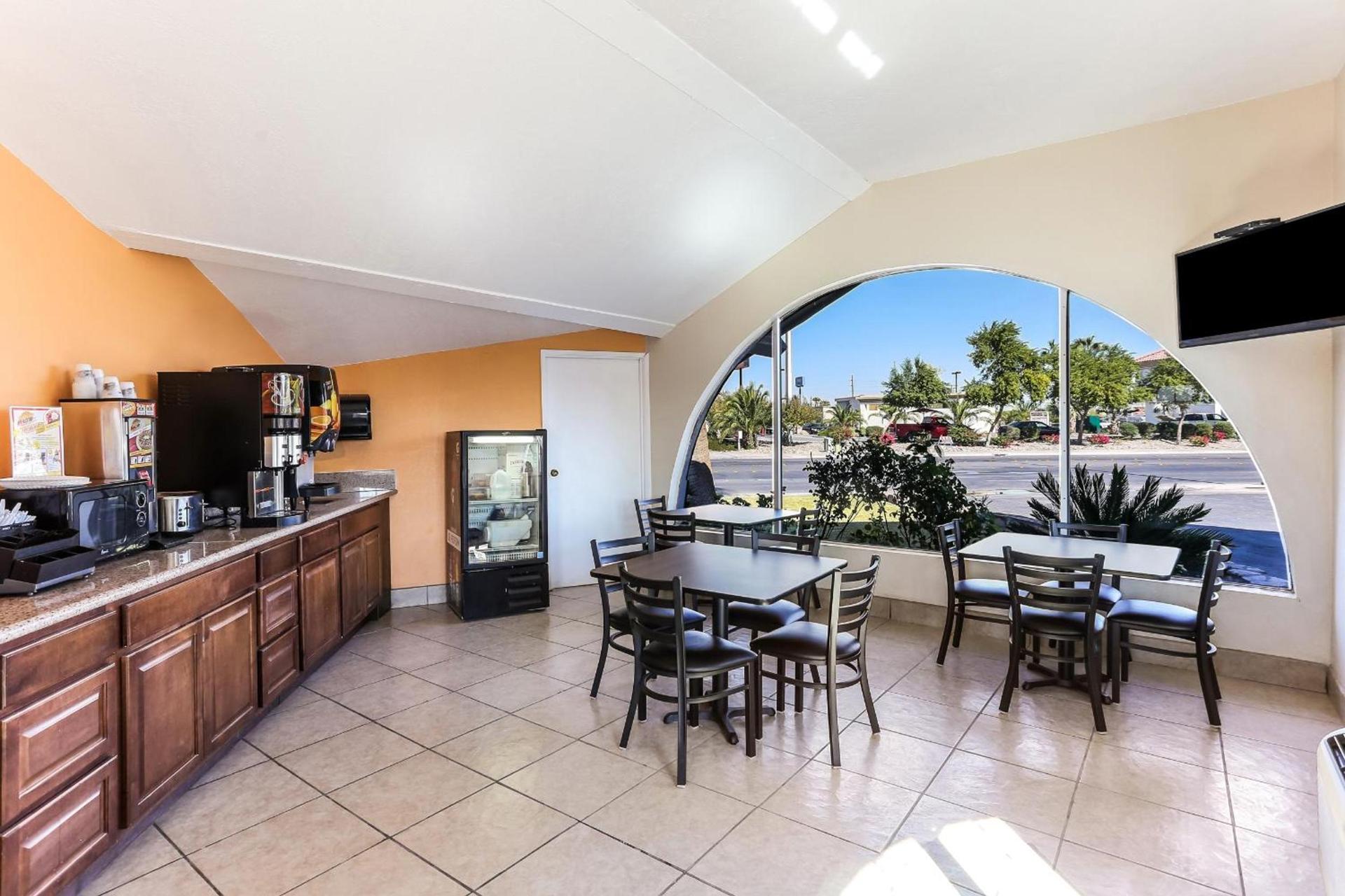 Americas Best Value Inn and Suites El Centro photo 29