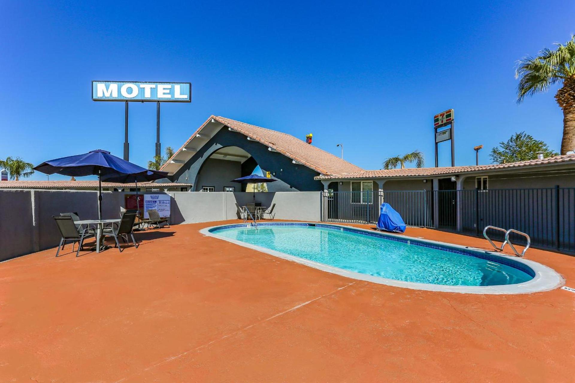 Americas Best Value Inn and Suites El Centro photo 20
