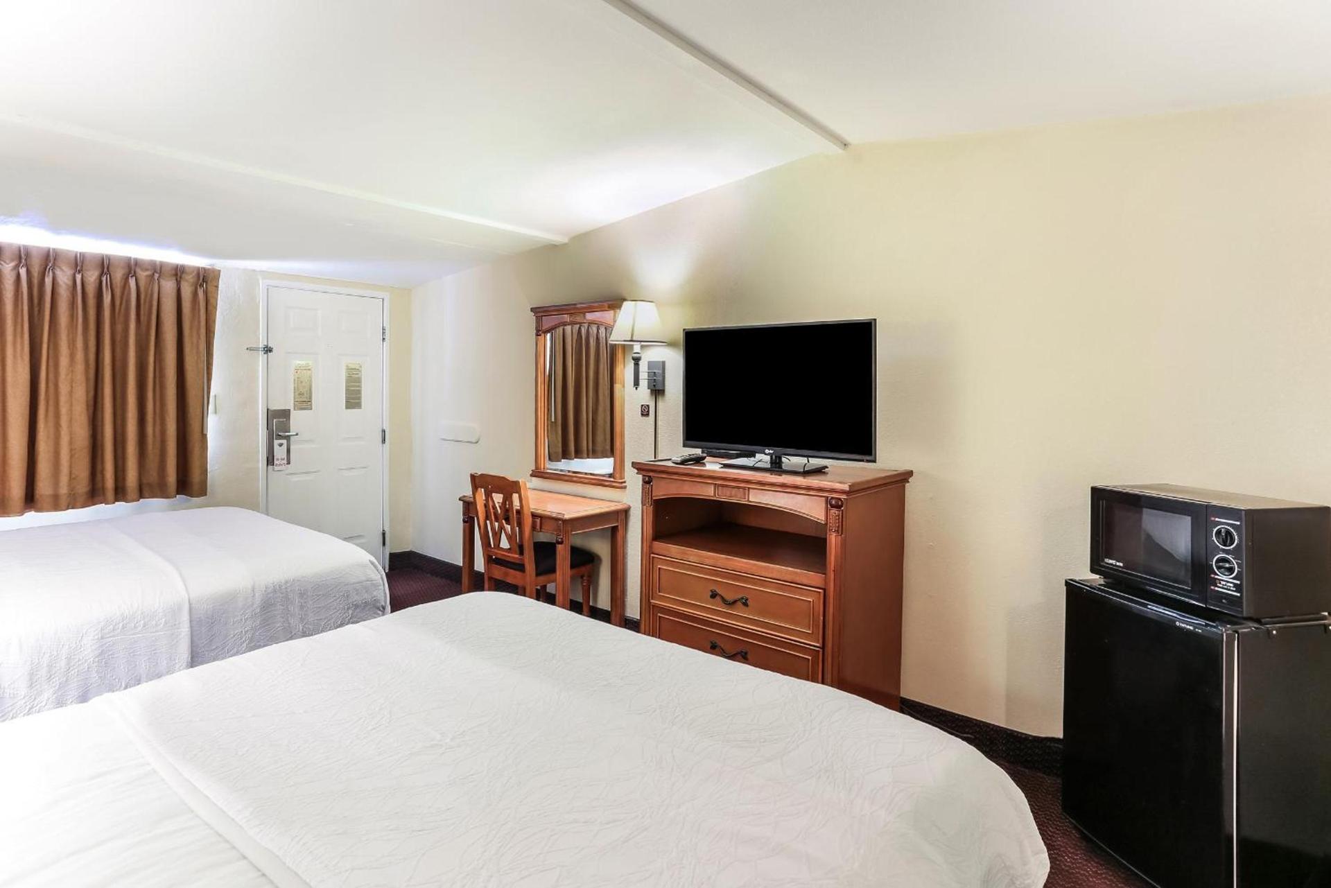 Americas Best Value Inn and Suites El Centro photo 16