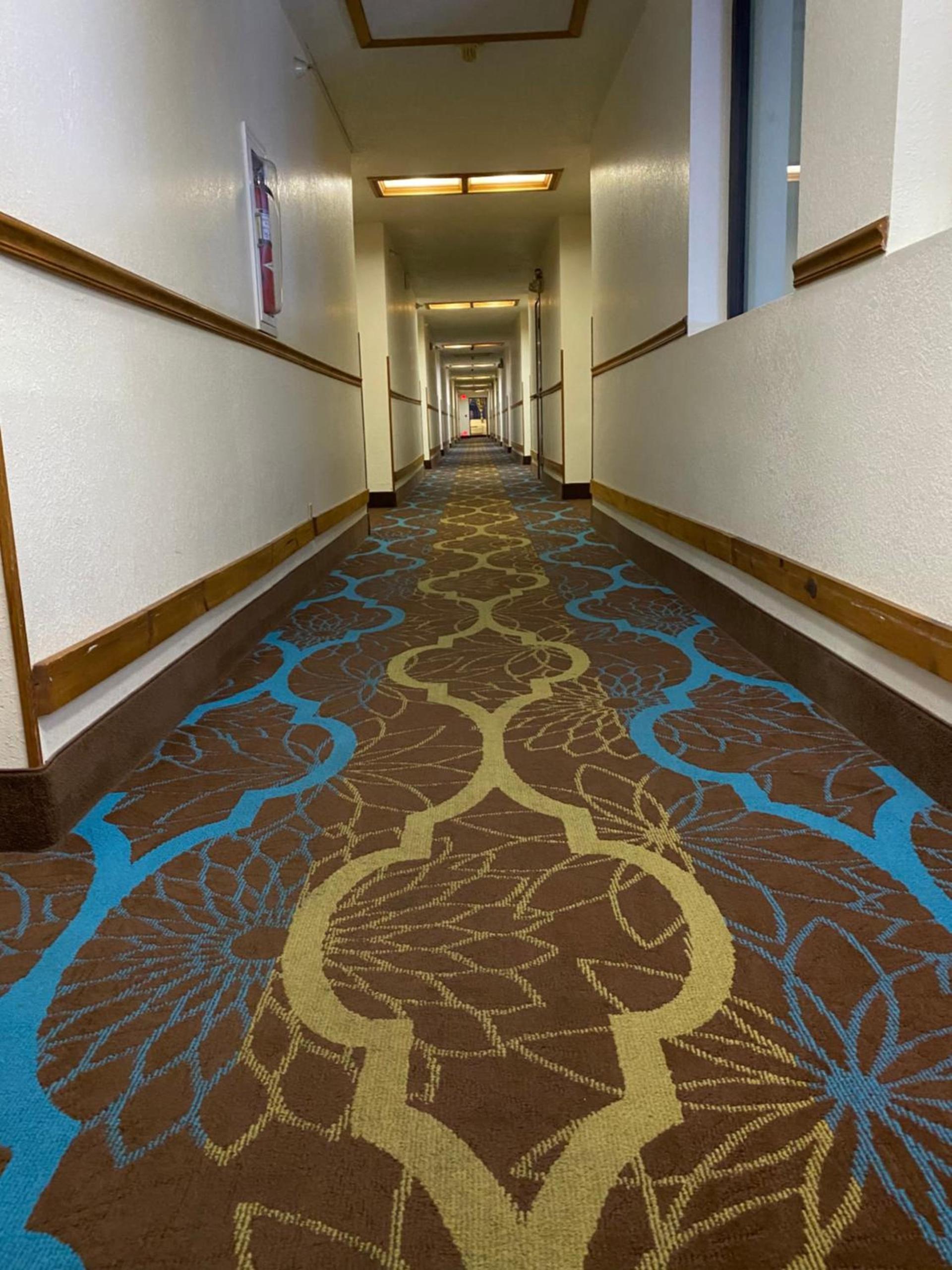 Days Inn by Wyndham Morton photo 13