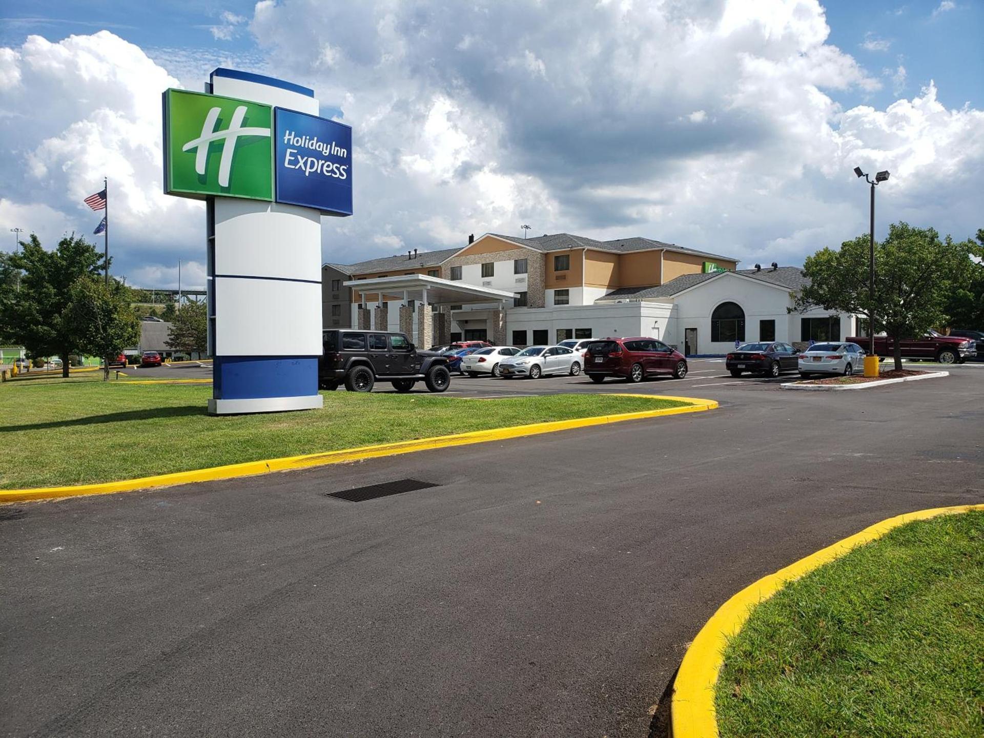 Holiday Inn Express Hotel Pittsburgh-North/Harmarville by IHG — hotel in Harmarville