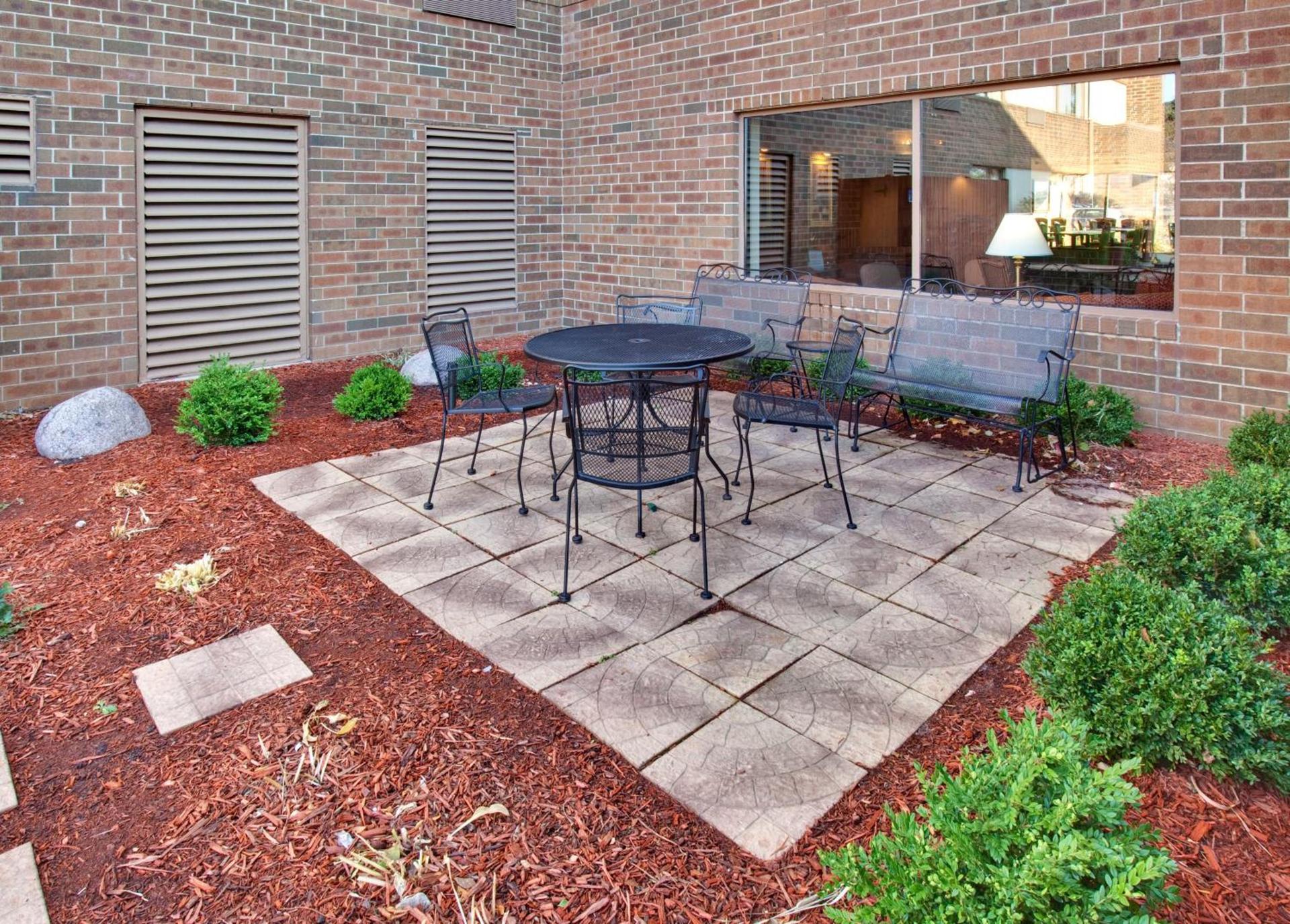 Holiday Inn Express Chicago-Downers Grove by IHG photo 15
