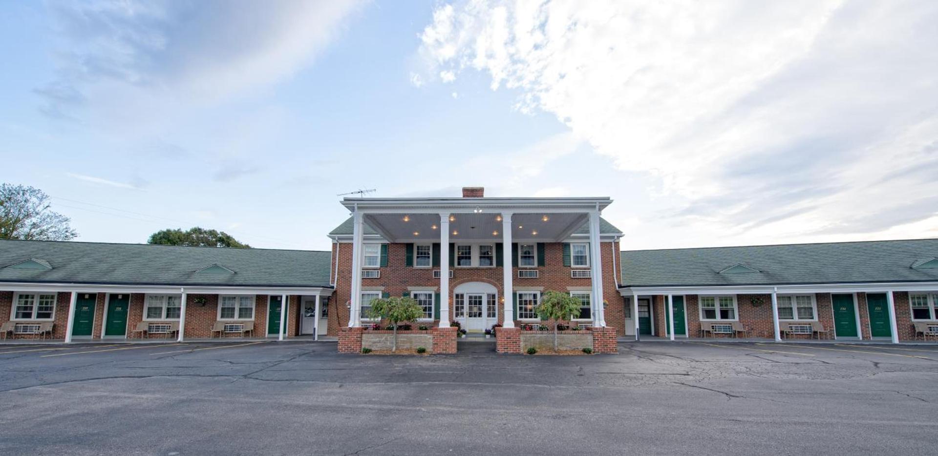 Colonial Inn Seekonk photo 23