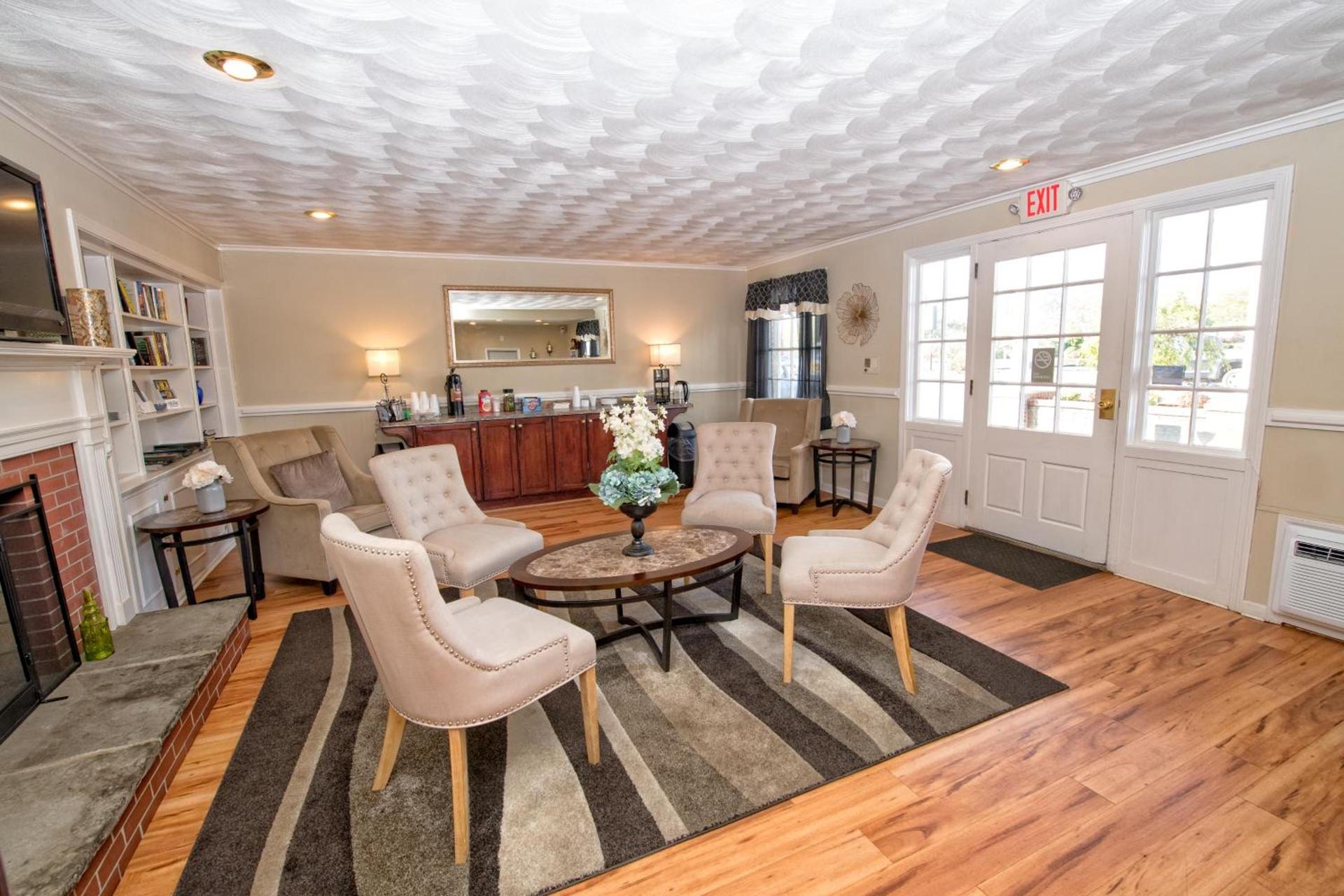 Colonial Inn Seekonk photo 16
