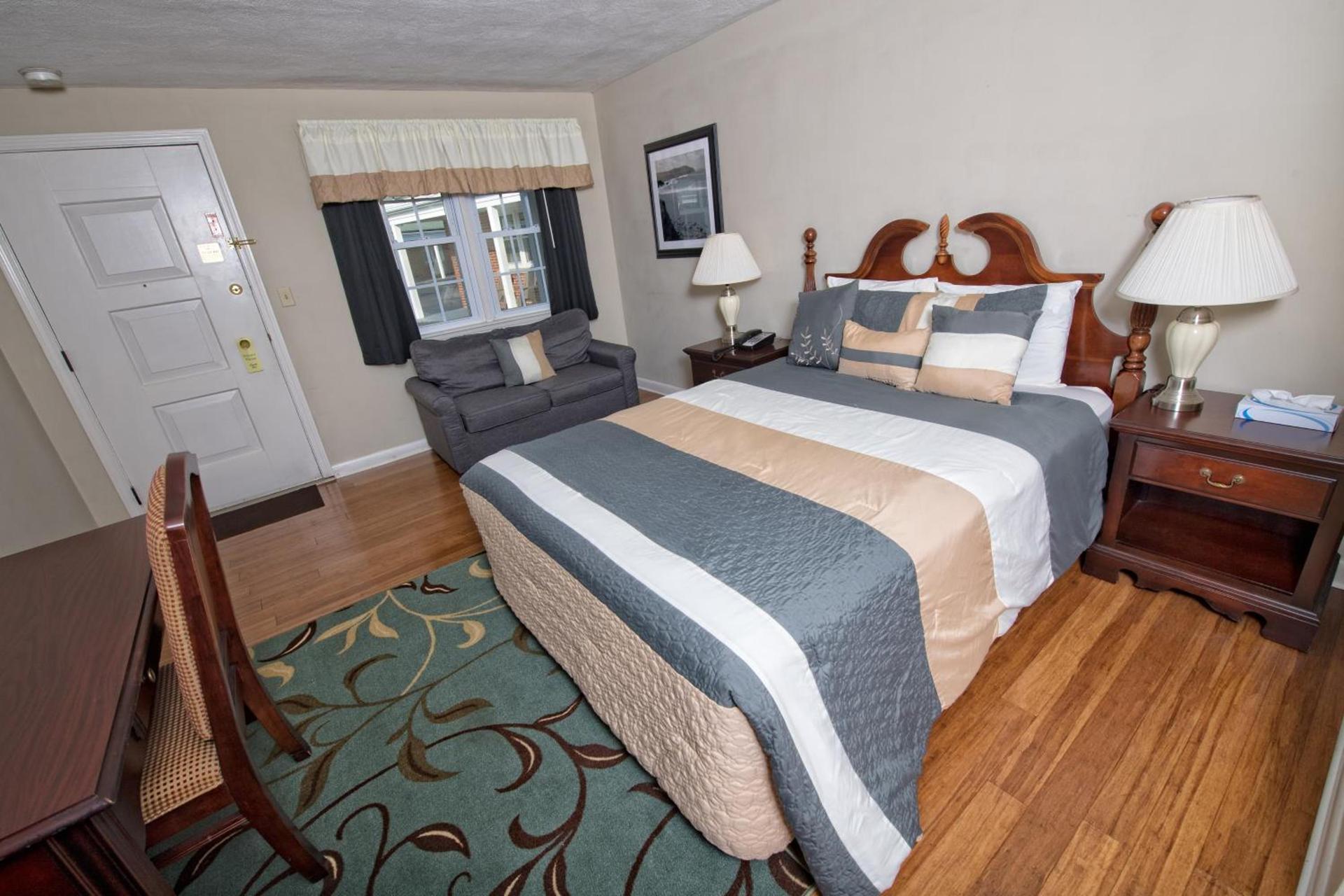 Colonial Inn Seekonk photo 12
