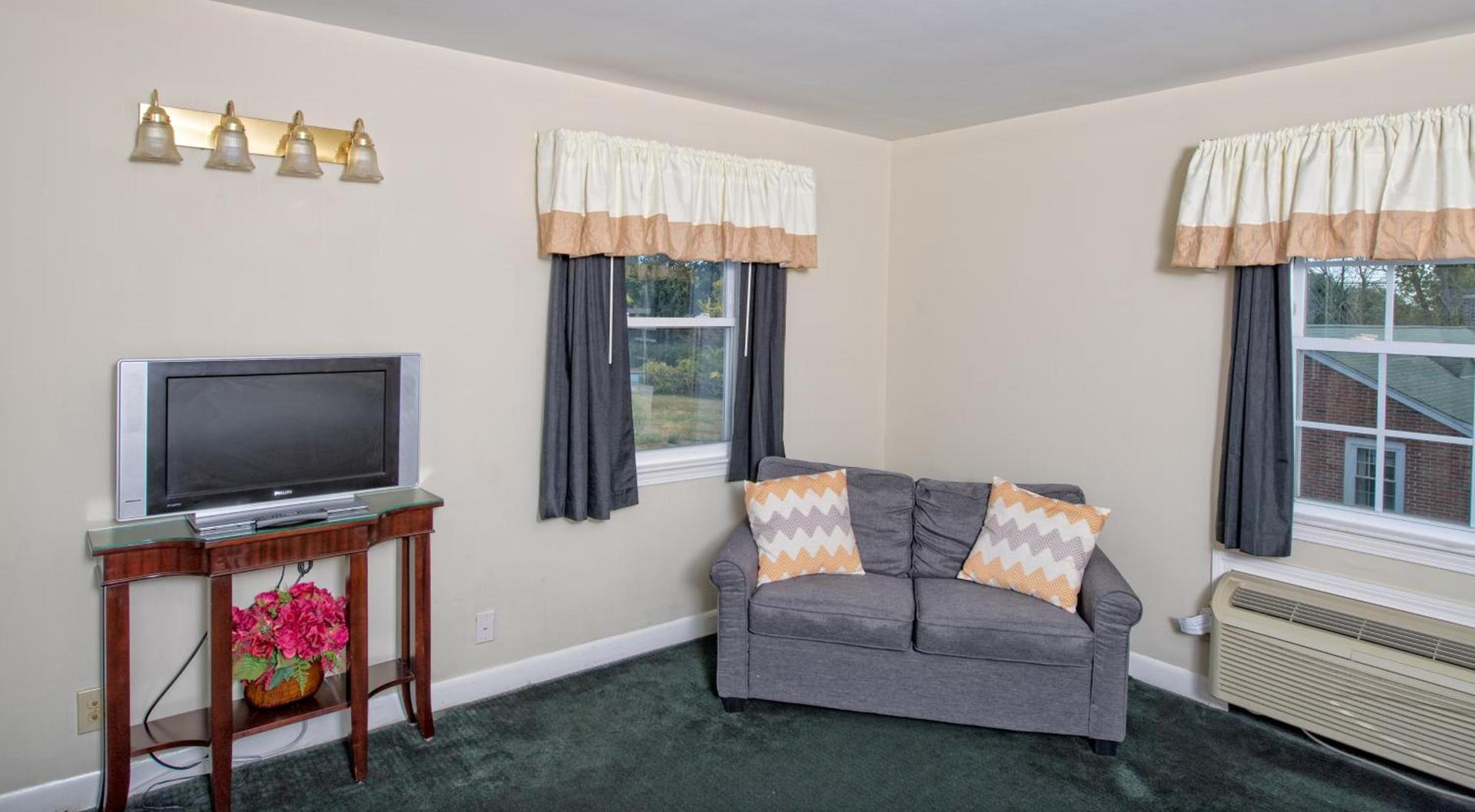 Colonial Inn Seekonk photo 10