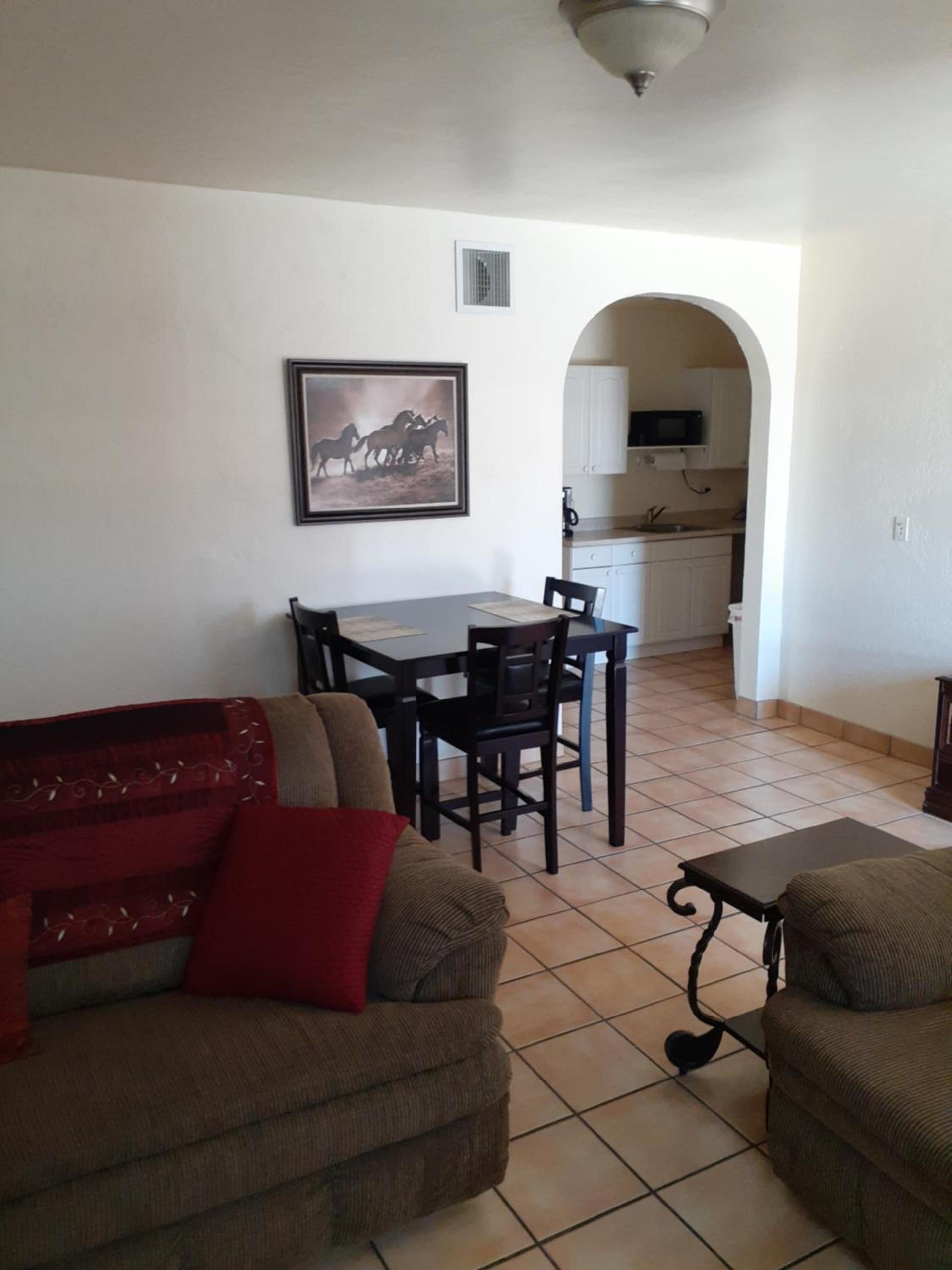 Stagecoach Suites photo 66