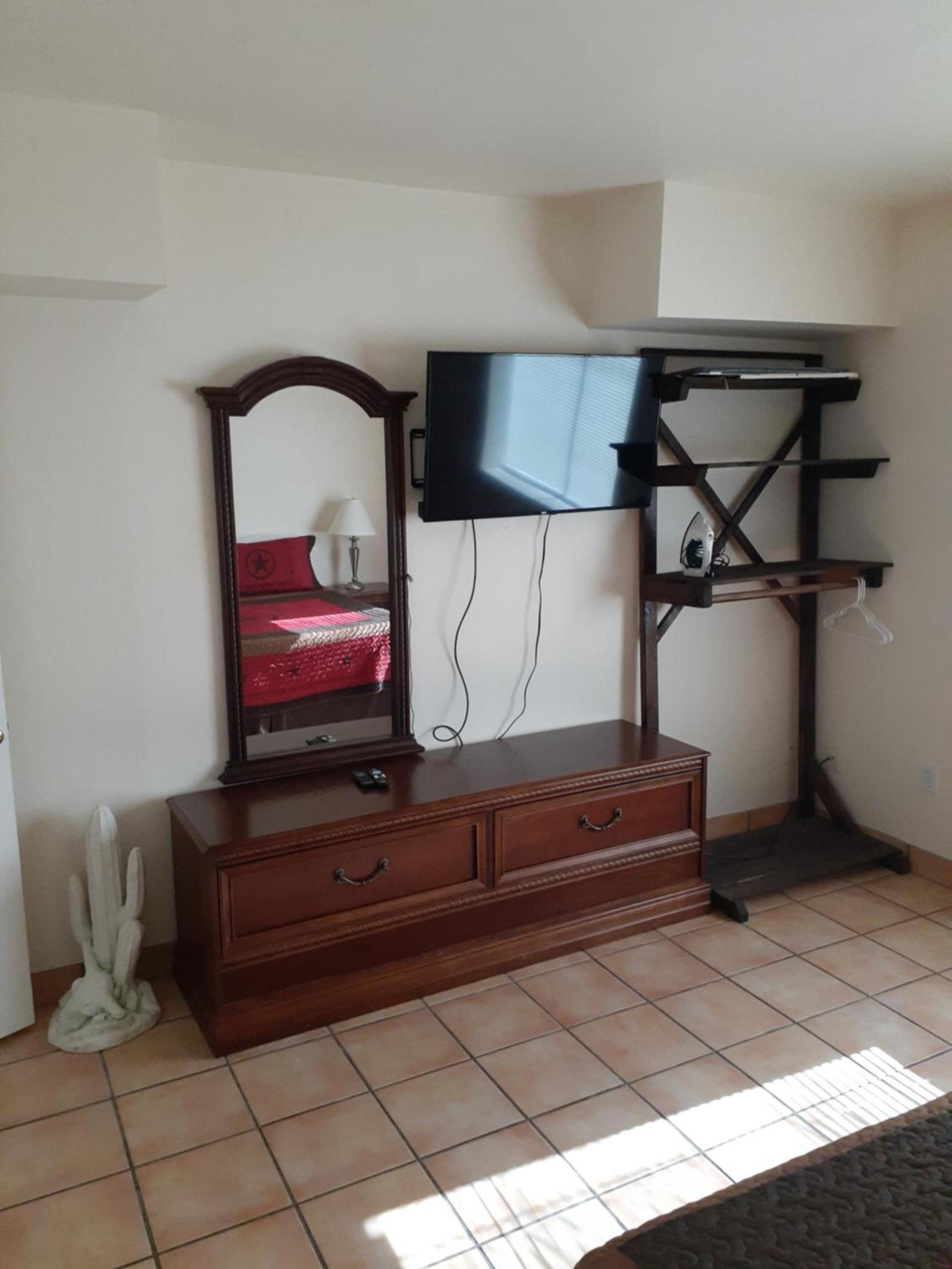 Stagecoach Suites photo 69