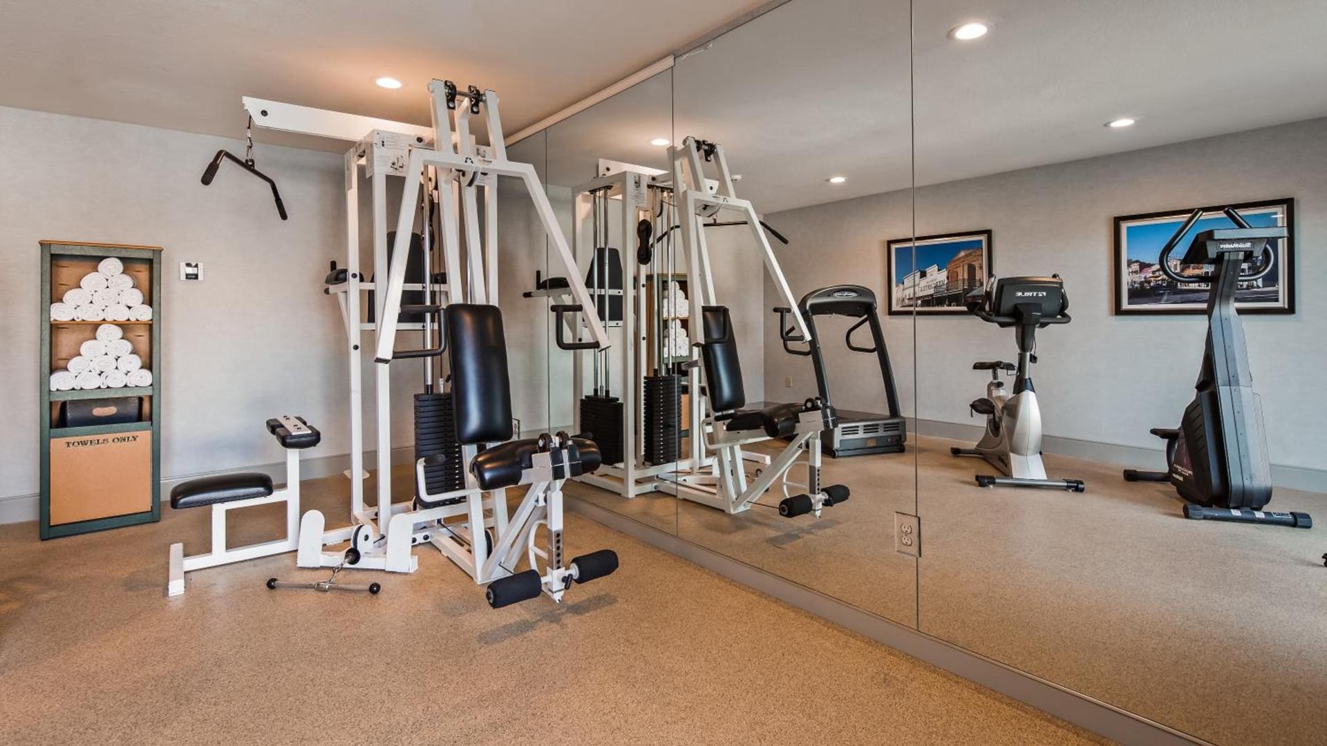 Best Western Cedar Inn & Suites photo 29