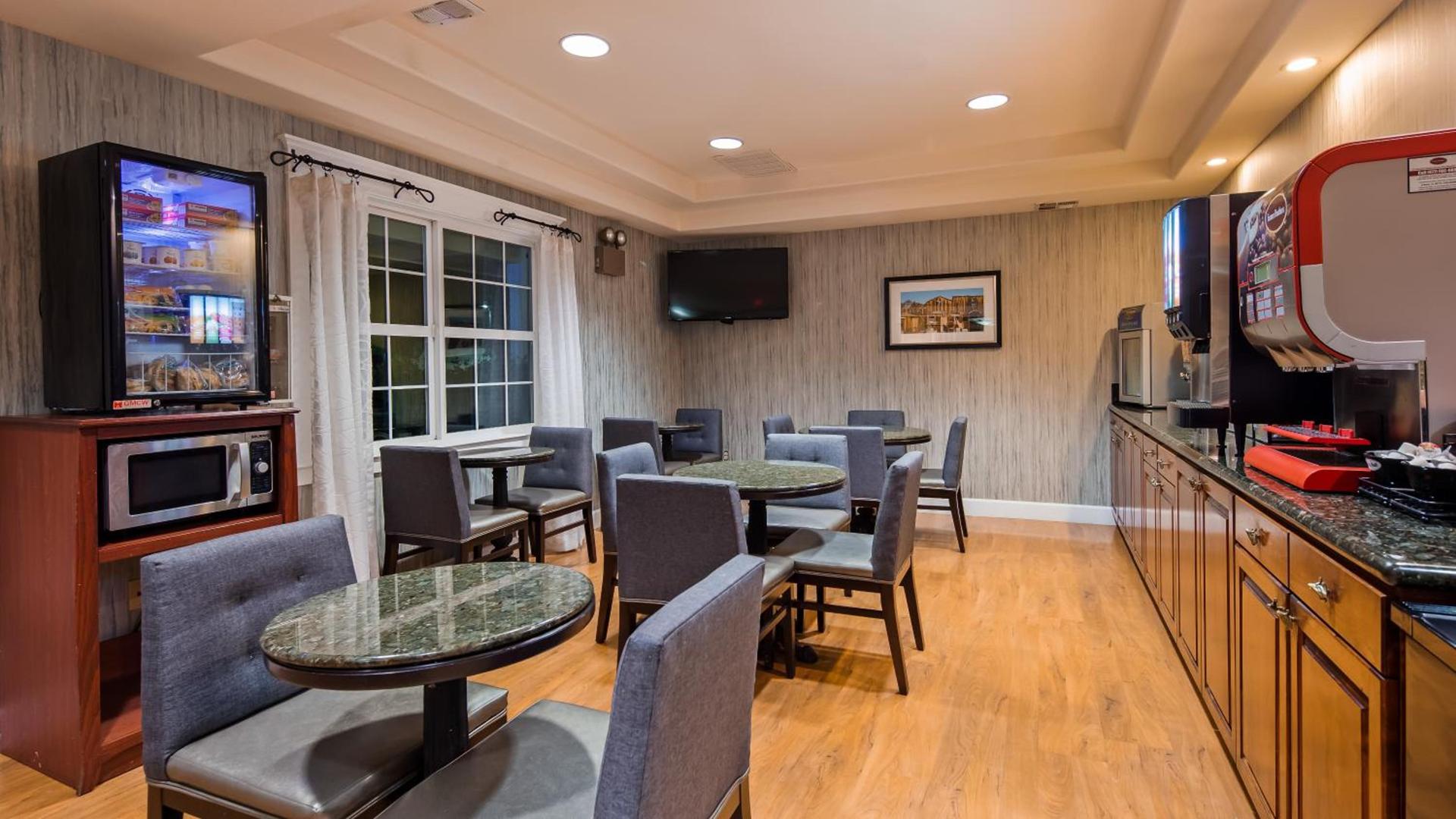 Best Western Cedar Inn & Suites photo 28