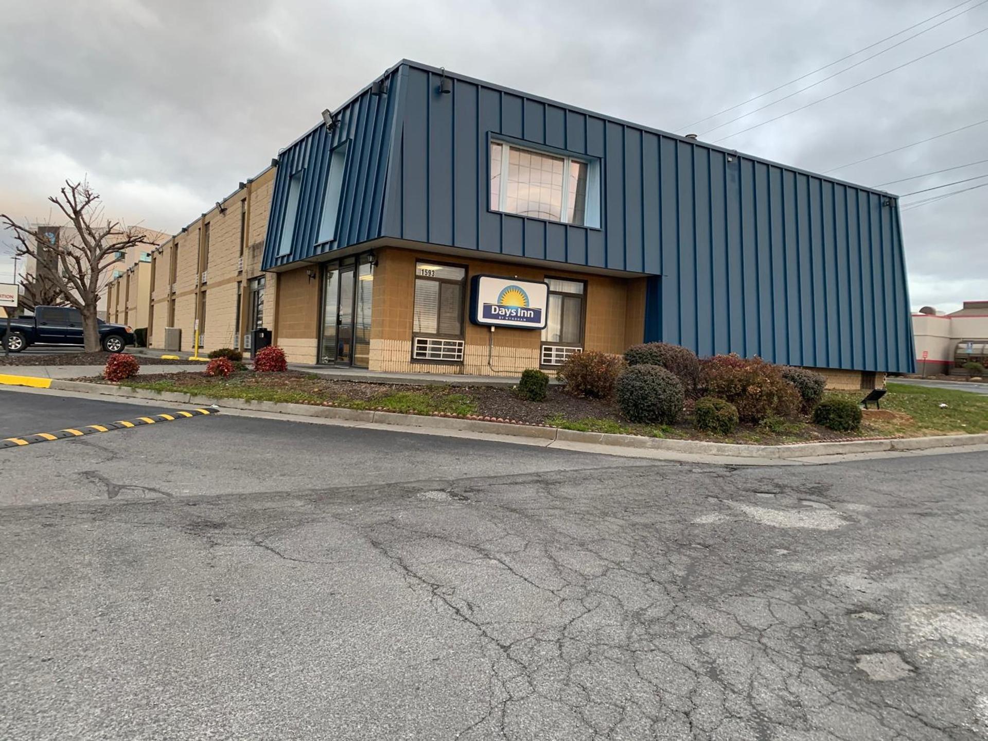 Days Inn by Wyndham Winchester photo 31