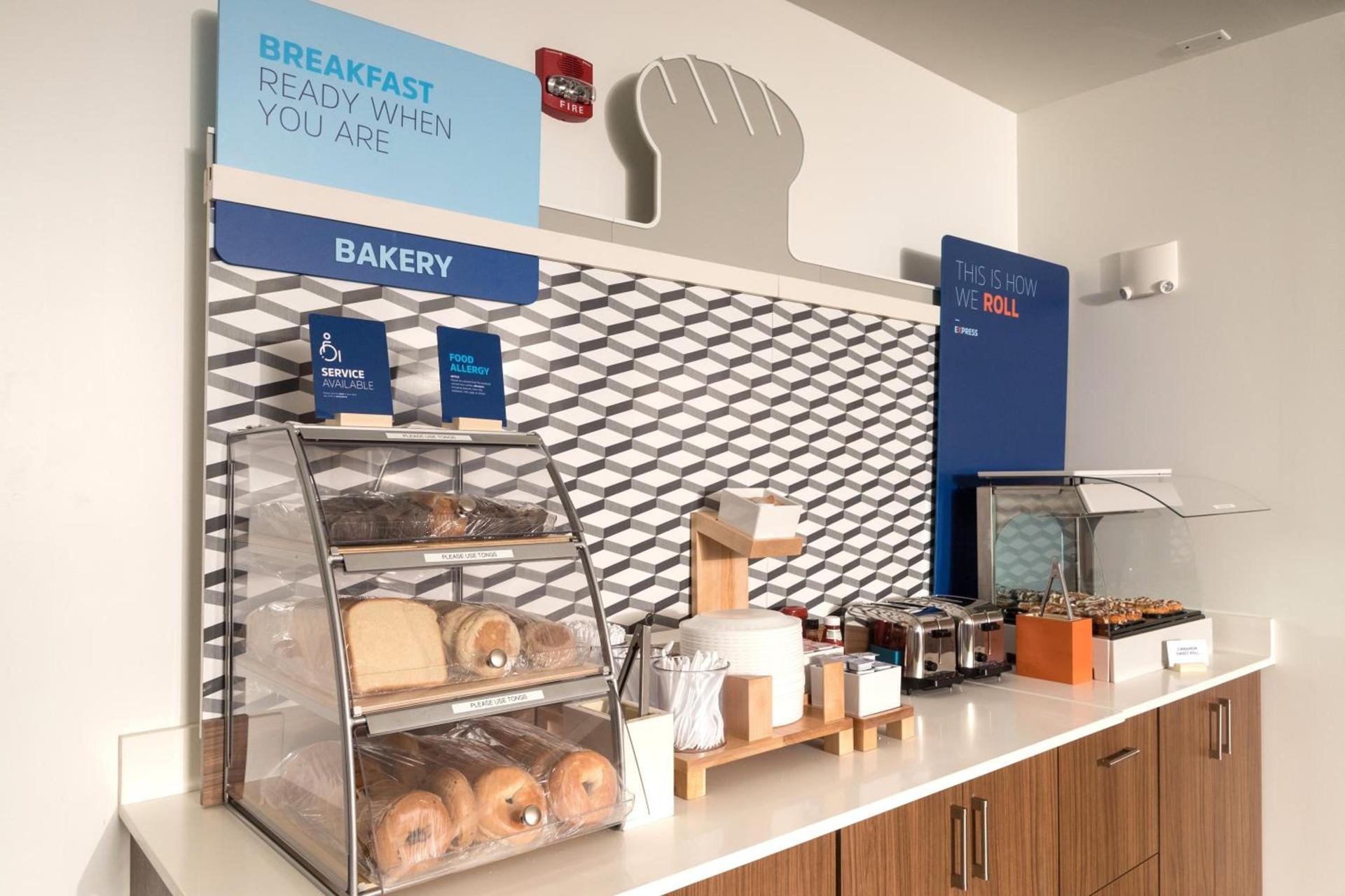 Holiday Inn Express & Suites - Portage by IHG photo 17