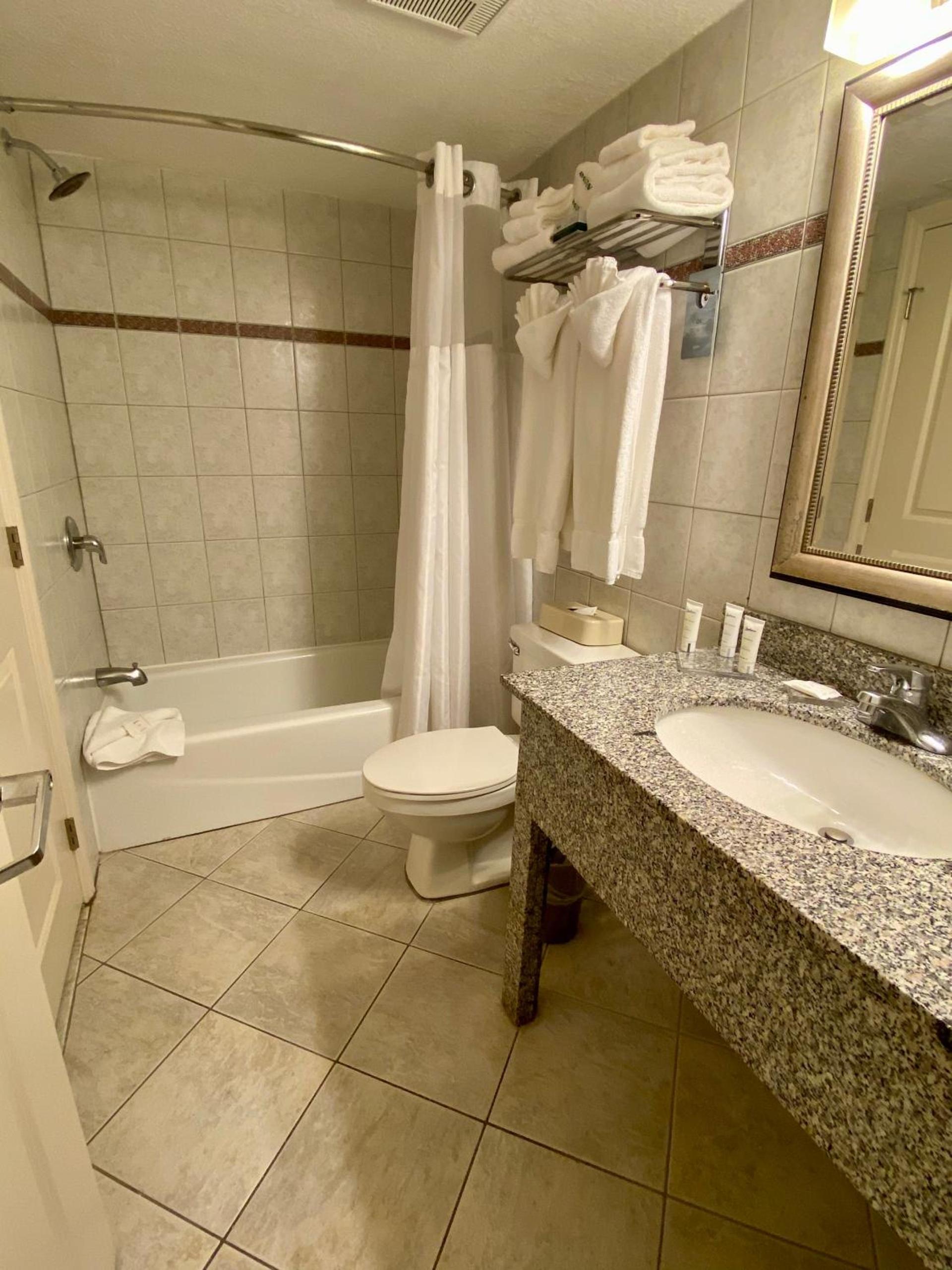 Radisson Suite Hotel Oceanfront photo 68