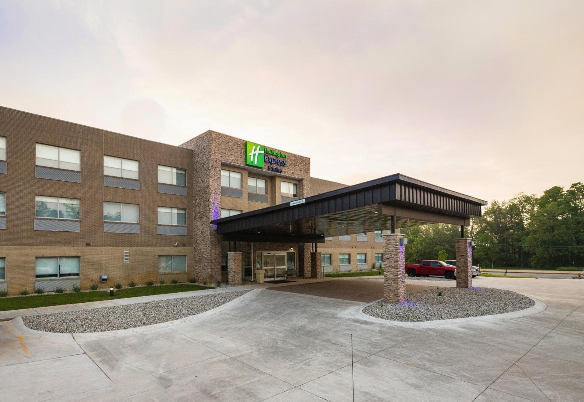 Holiday Inn Express & Suites - Portage by IHG — hotel in Portage