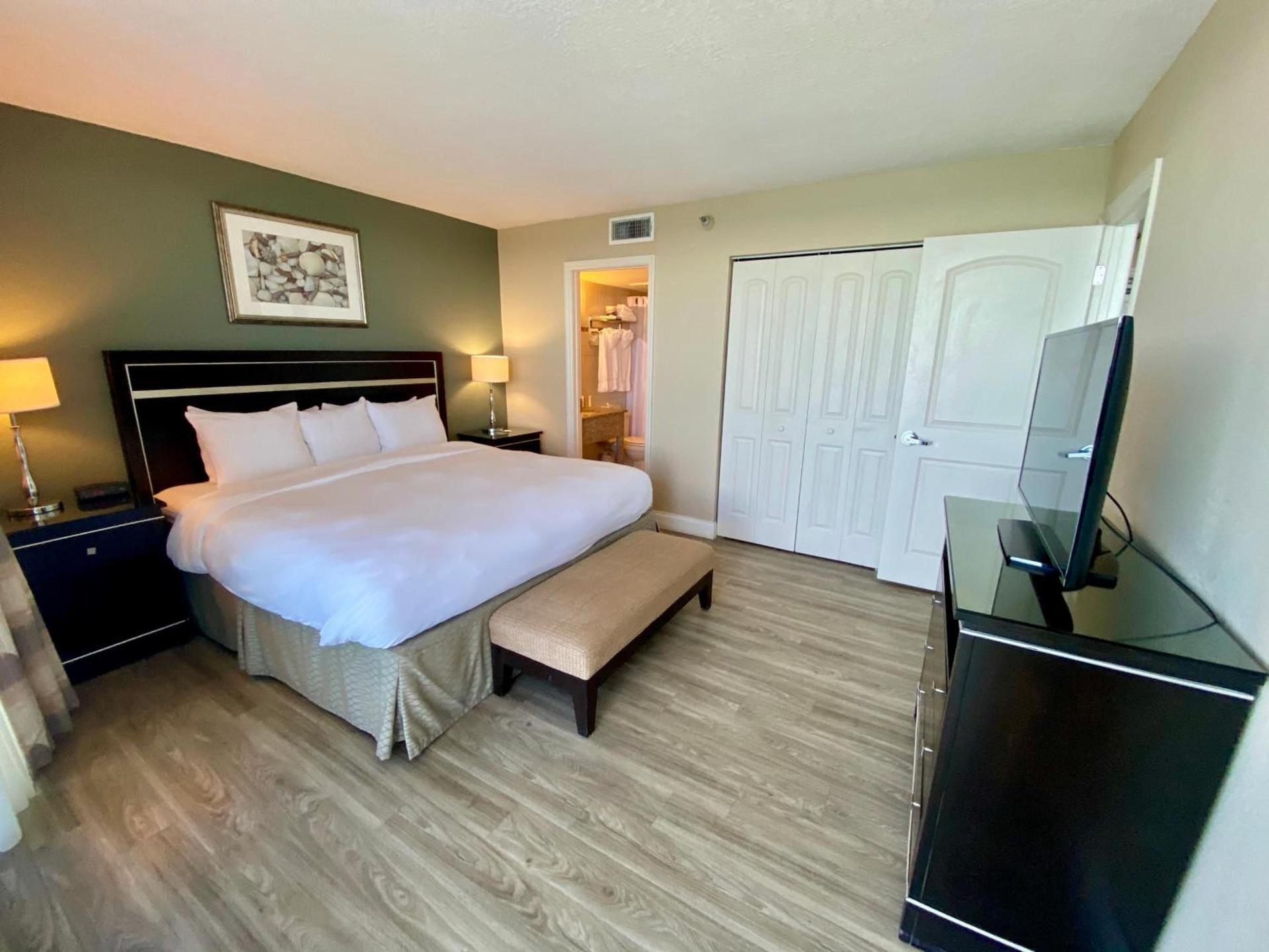 Radisson Suite Hotel Oceanfront photo 71