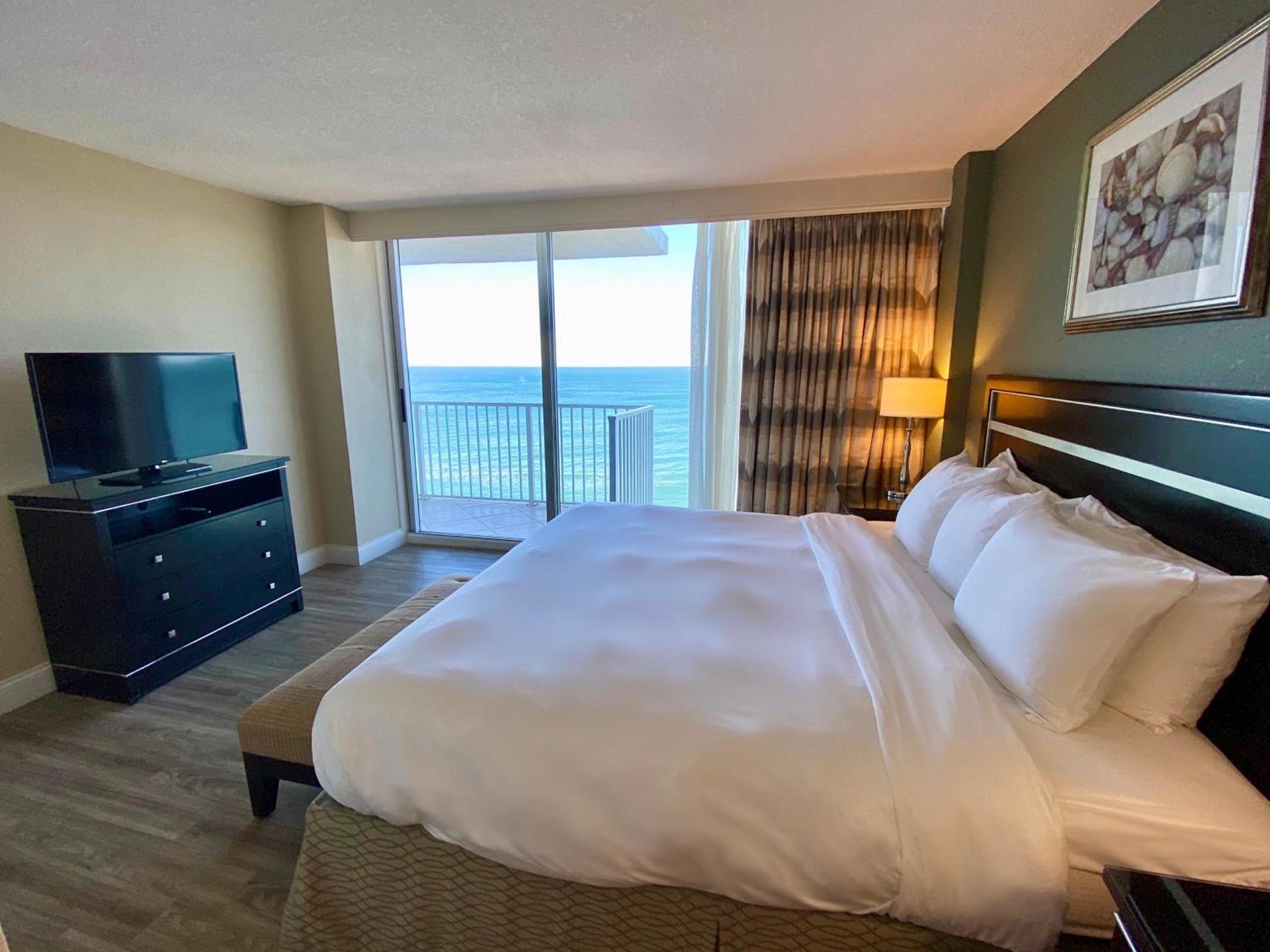 Radisson Suite Hotel Oceanfront photo 70