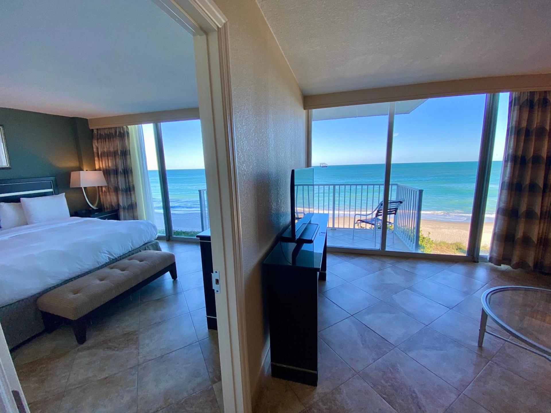 Radisson Suite Hotel Oceanfront photo 65
