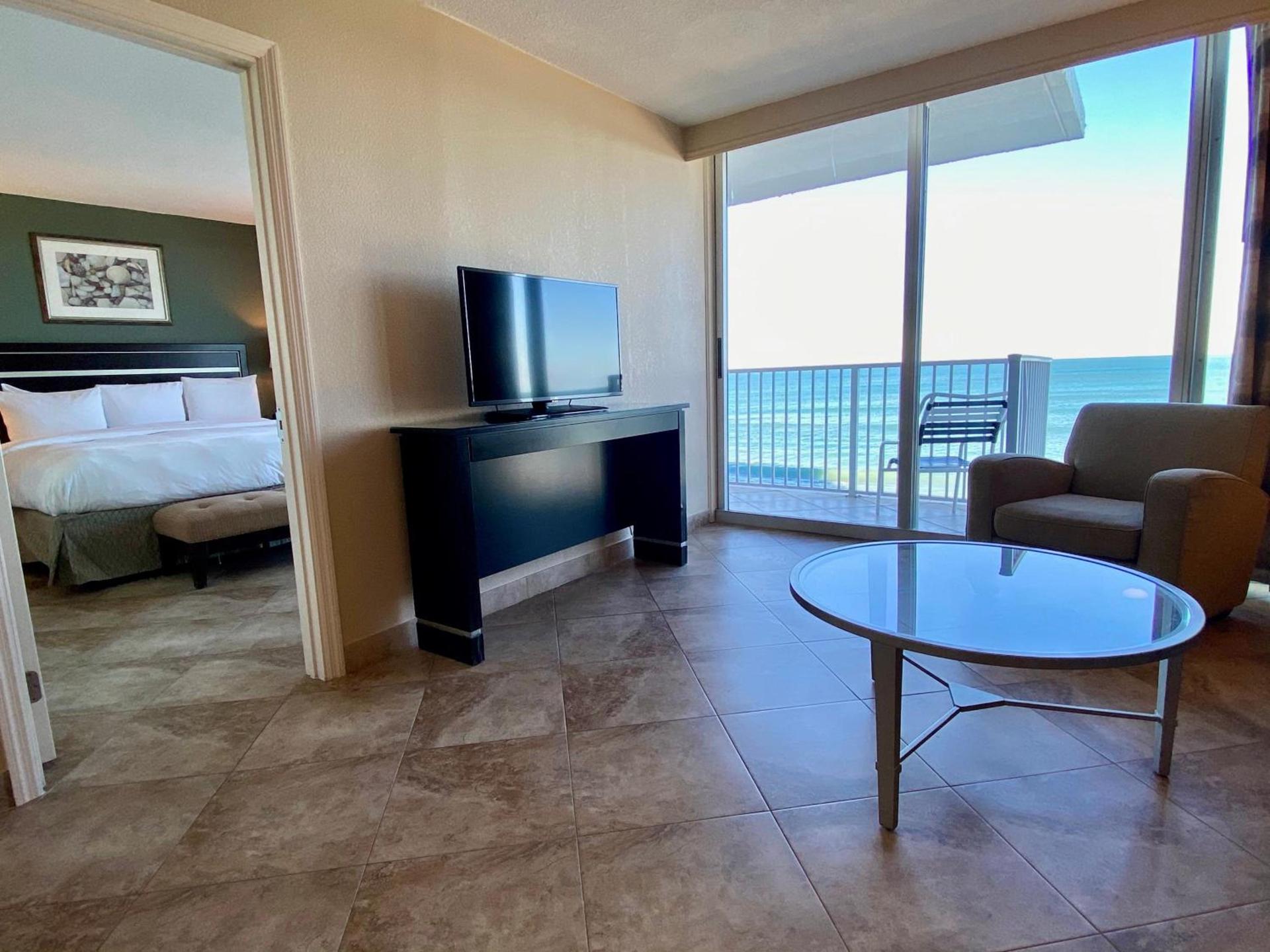 Radisson Suite Hotel Oceanfront photo 64